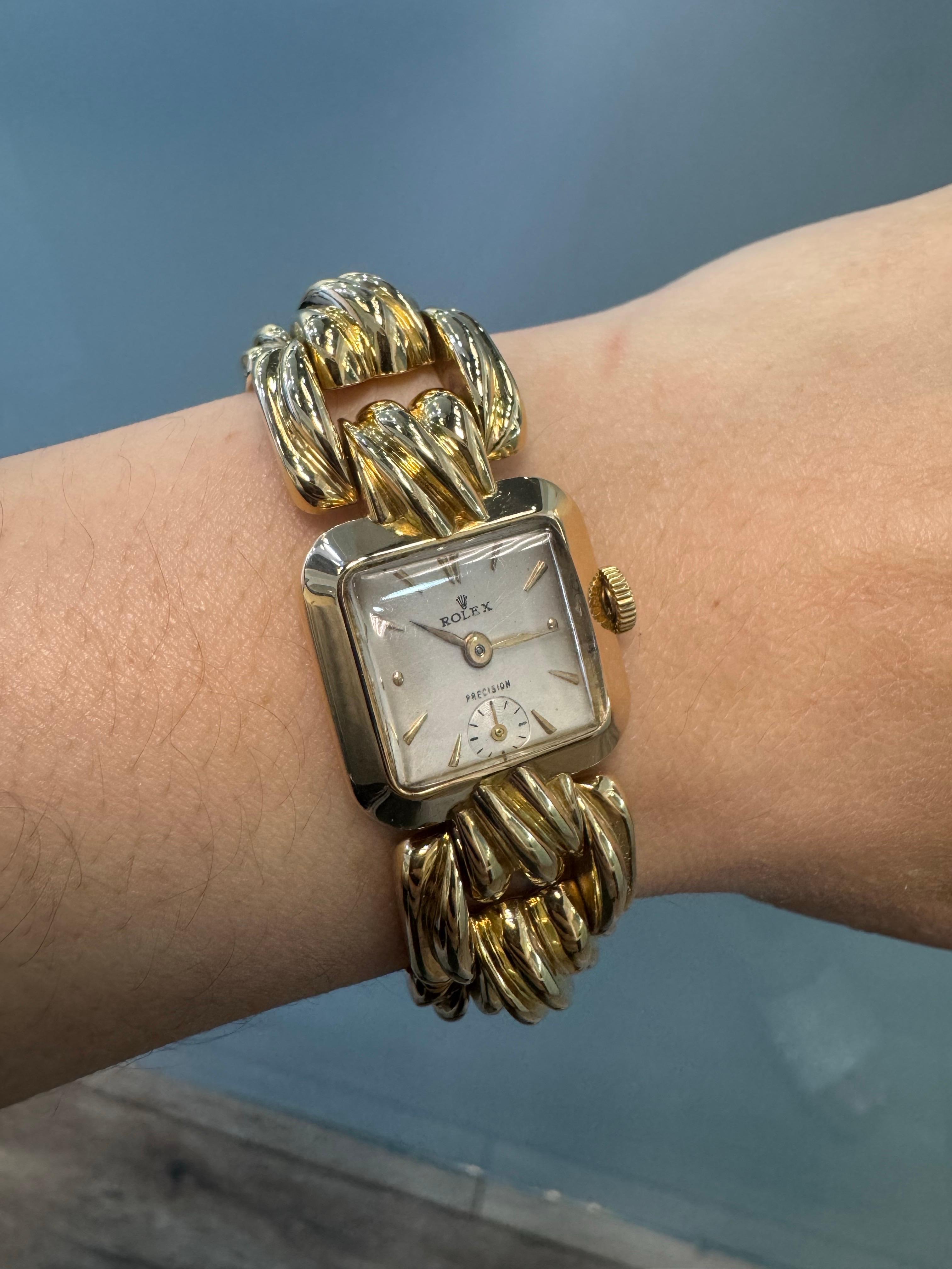 Rolex petite montre carrée ancienne en or 18 carats pour femmes en vente 2