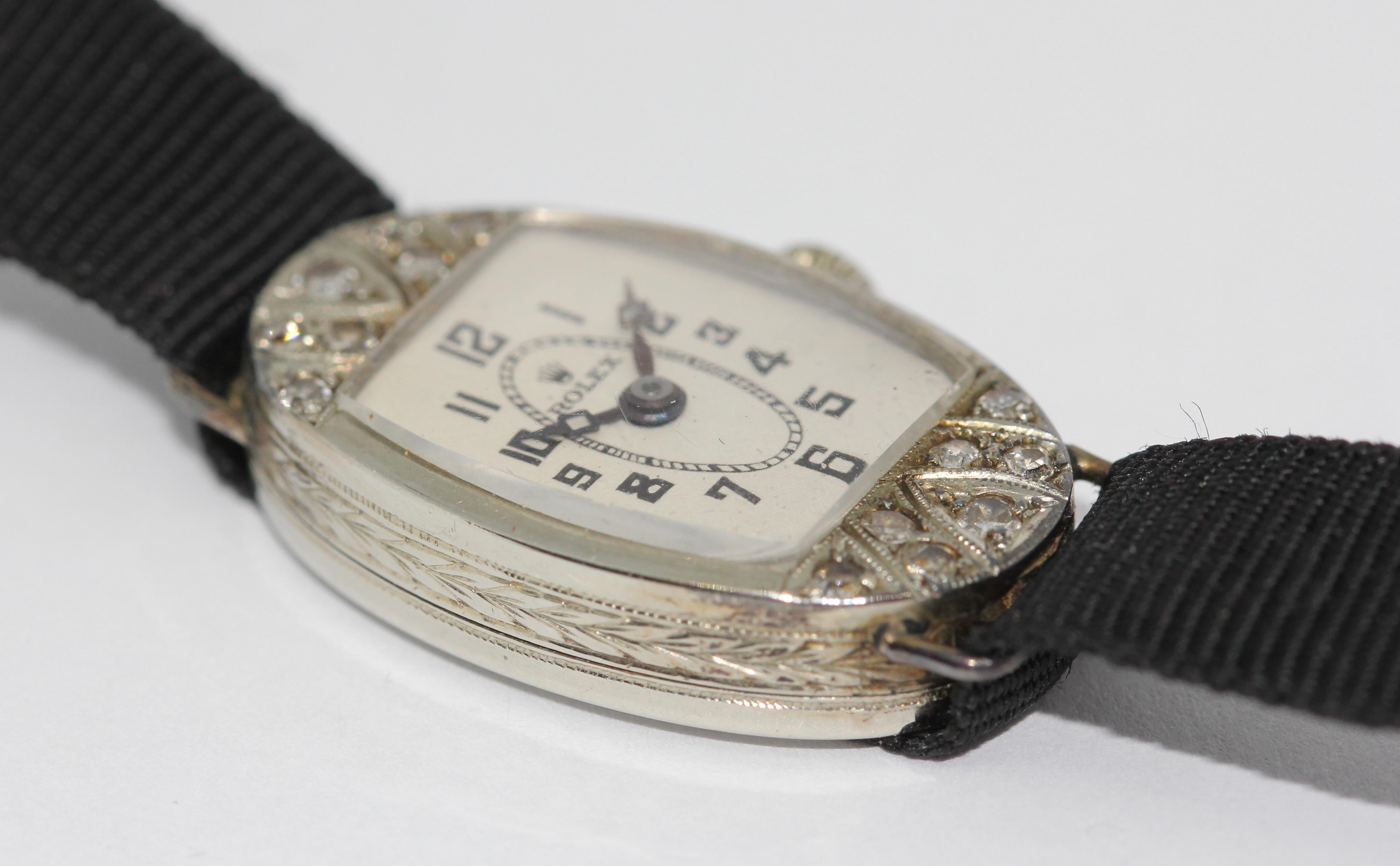 Rolex, Art Deco Ladies Wristwatch, 18 Karat White Gold with Diamonds In Good Condition In Berlin, DE