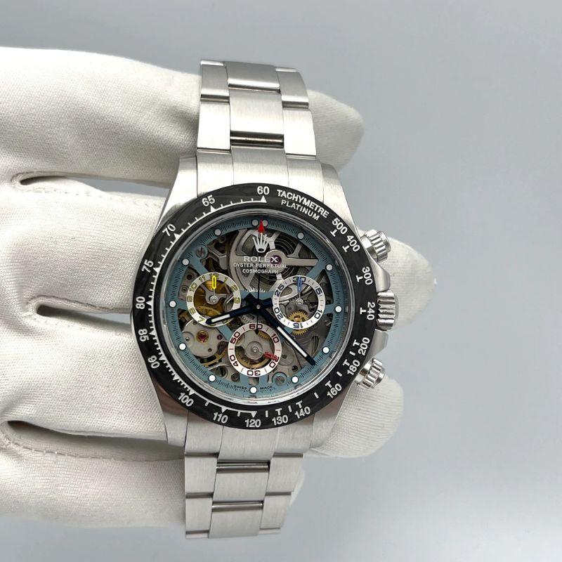 No need to settle for just any watch--settle for the right watch! Juan Pablo Montoya is a great watch enthusiast. In his collection, the one that he cherished the most is the Rolex Daytona, which recalls his greatest victories. The same way Juan