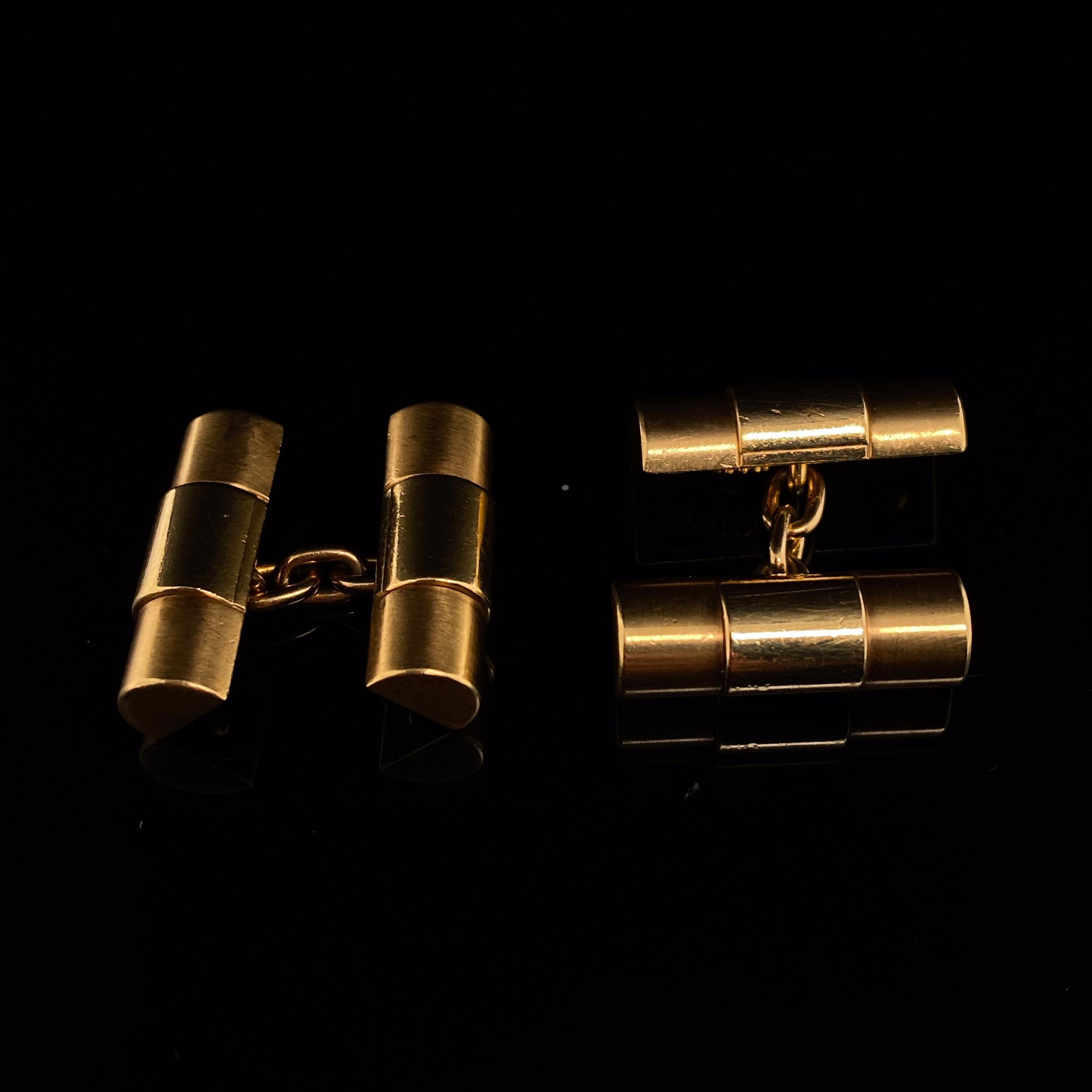 Rolex Bracelet Chain Link Cufflinks in 18 Karat Gold Circa 1990.

A really fantastic and unusual set of Rolex 18 karat yellow gold cuff links with chain link fittings.

Formed of Four separate distinctive Rolex Day Date bracelet links, inscribed