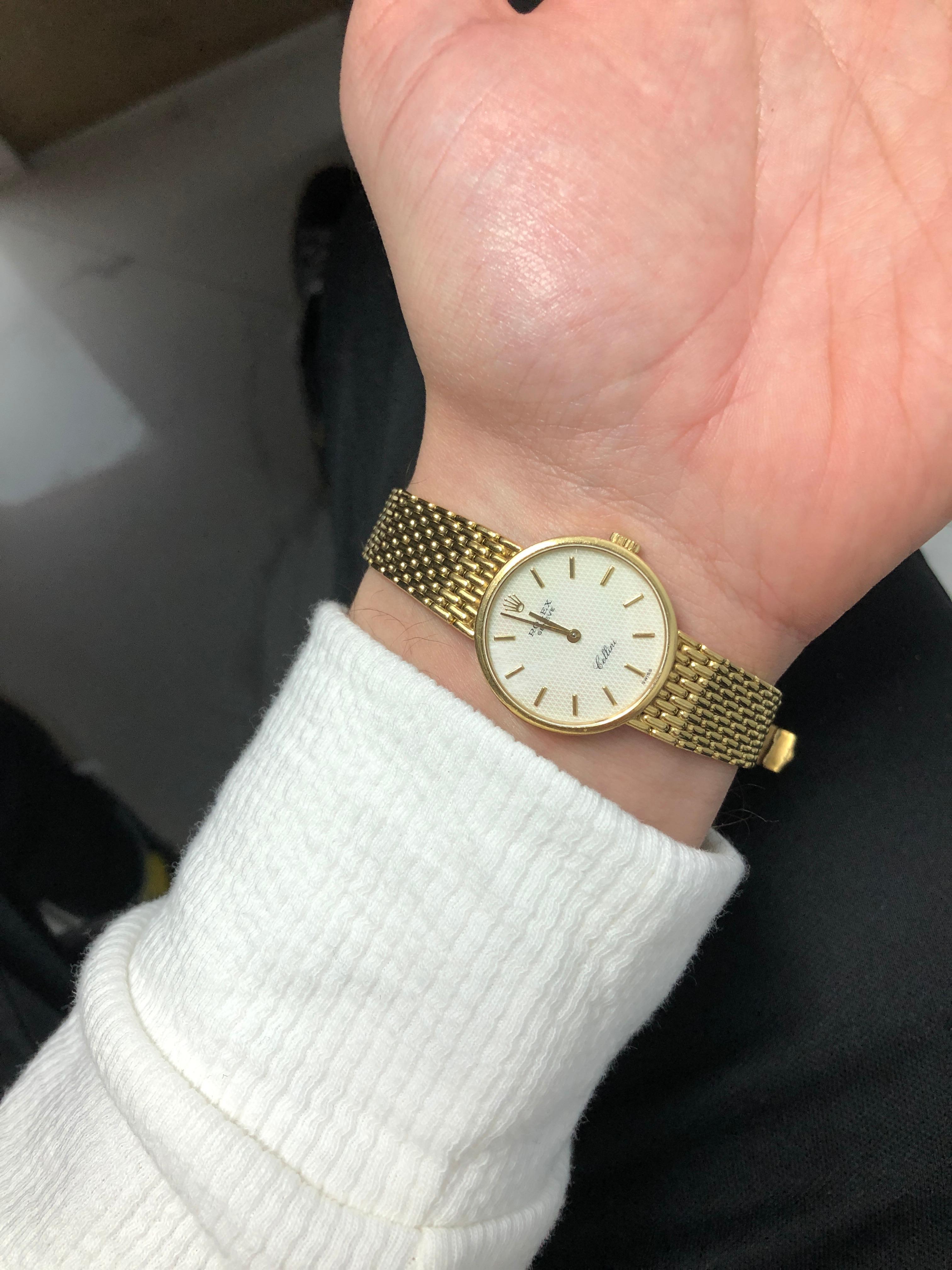Rolex 'Cellini' 18 Karat Gold Mother of Pearl Watch For Sale 2