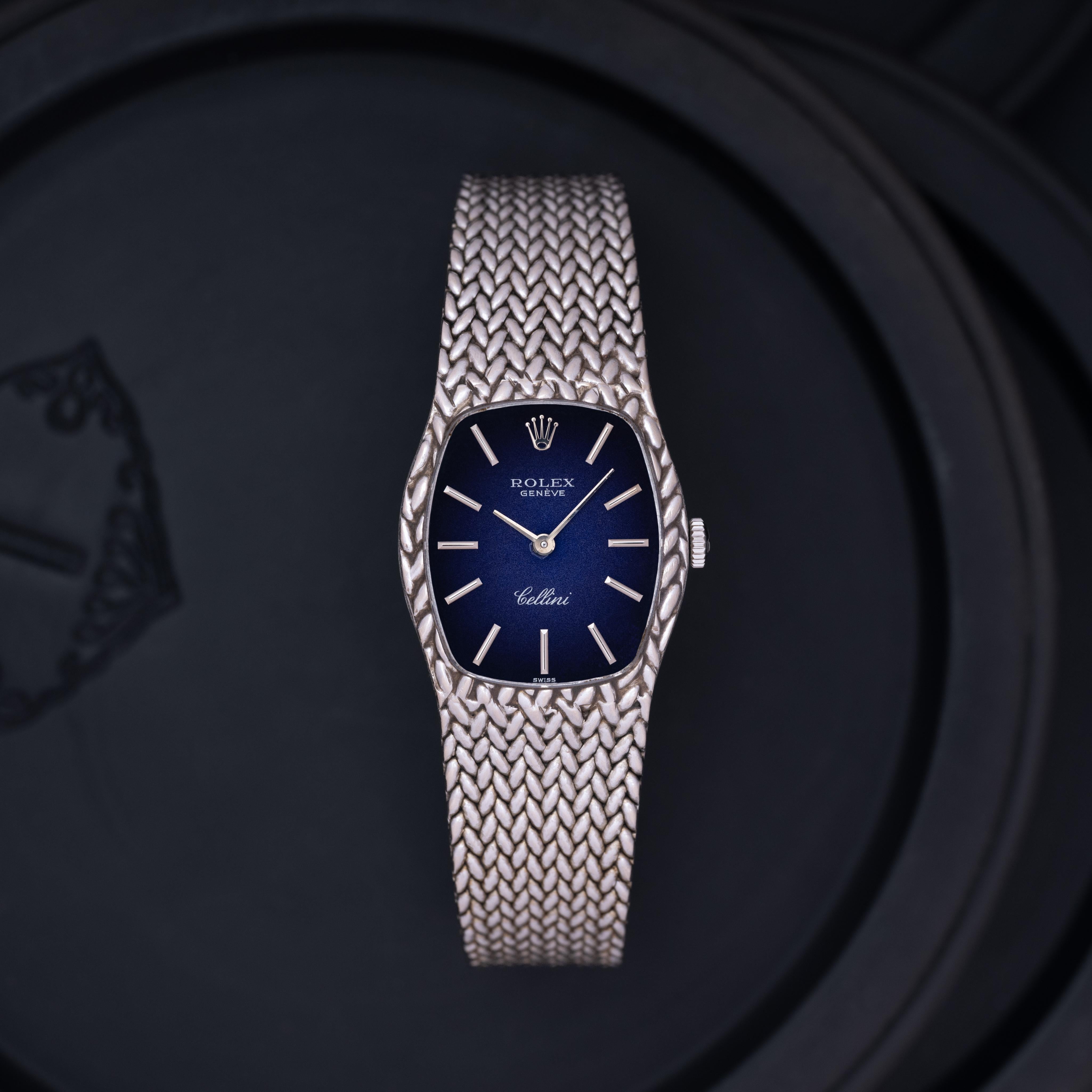 Vintage Rolex Cellini 18k White Gold Rare Blue Vignette Dial, Manual Wind,
Made in Switzerland c.1974

Model: Cellini
Year: c. 1974
Material: 18K White Gold
Dial: Rare Blue Vignette 
Case Measurement: H 25.9mm x 22.7mm
Movement: Manual