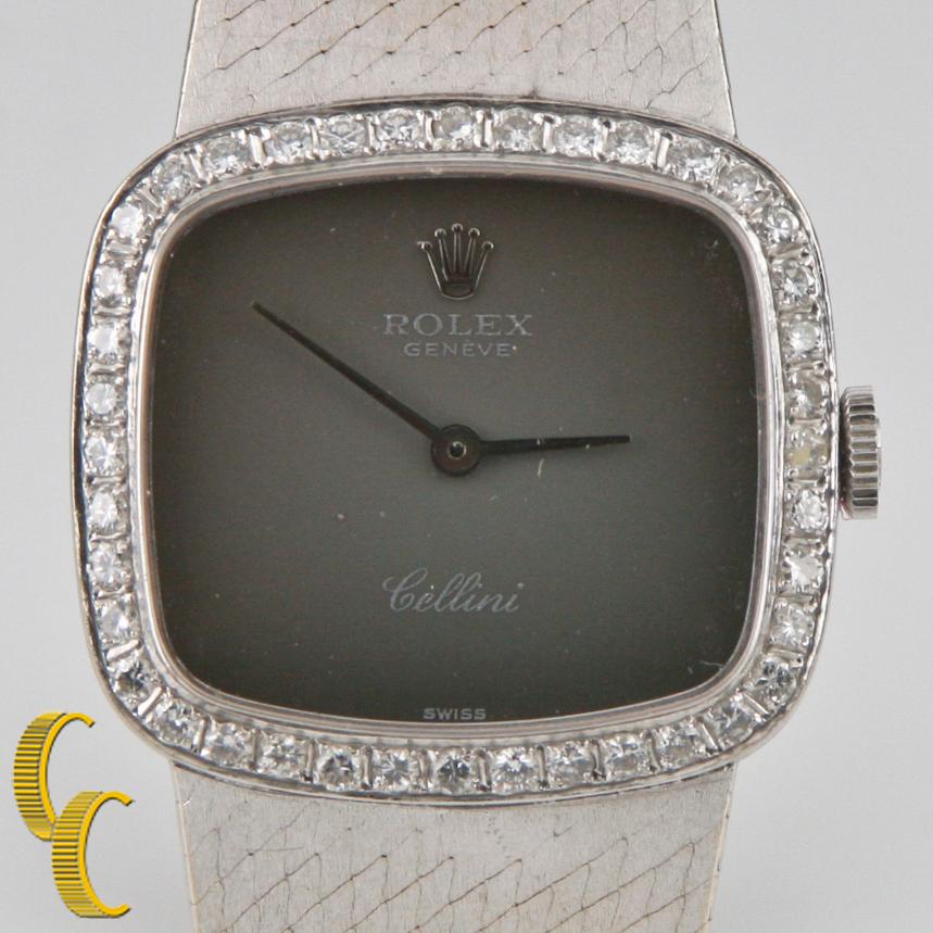 Model: Cellini
Model #4082
Serial #43503XX
Year: 1975
18k White Gold Brushed Case w/ Diamond Bezel
24 mm Wide (26 mm w/ Crown)
22 mm Long
5 mm Thick
Unique Gradient Gray/Black Dial w/ Silver Hands (M + H)
19 mm Wide
18 mm Long
Labeled 