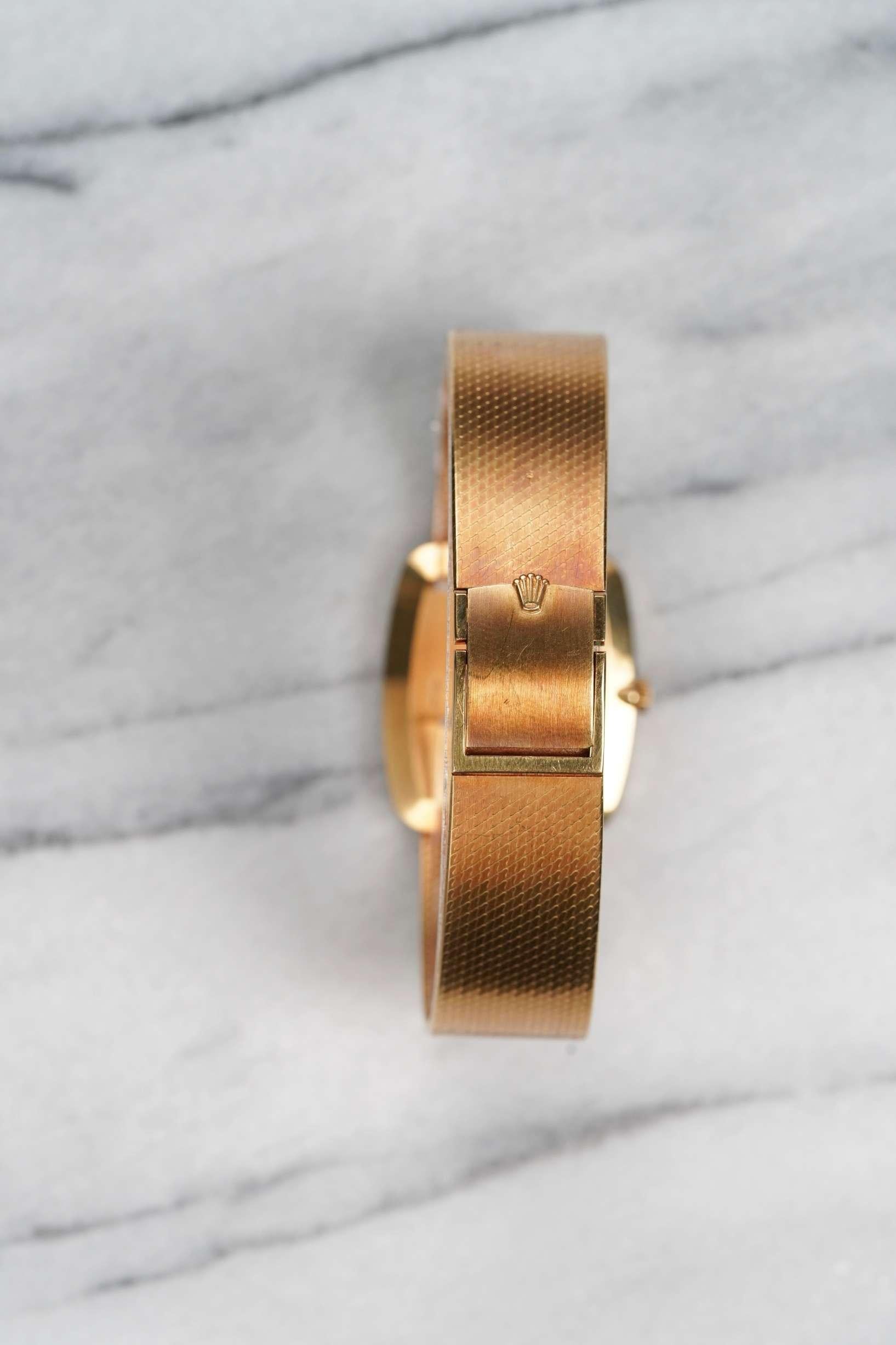 Women's Rolex Cellini 4322 Watch in 18K Yellow Gold, 1970s For Sale