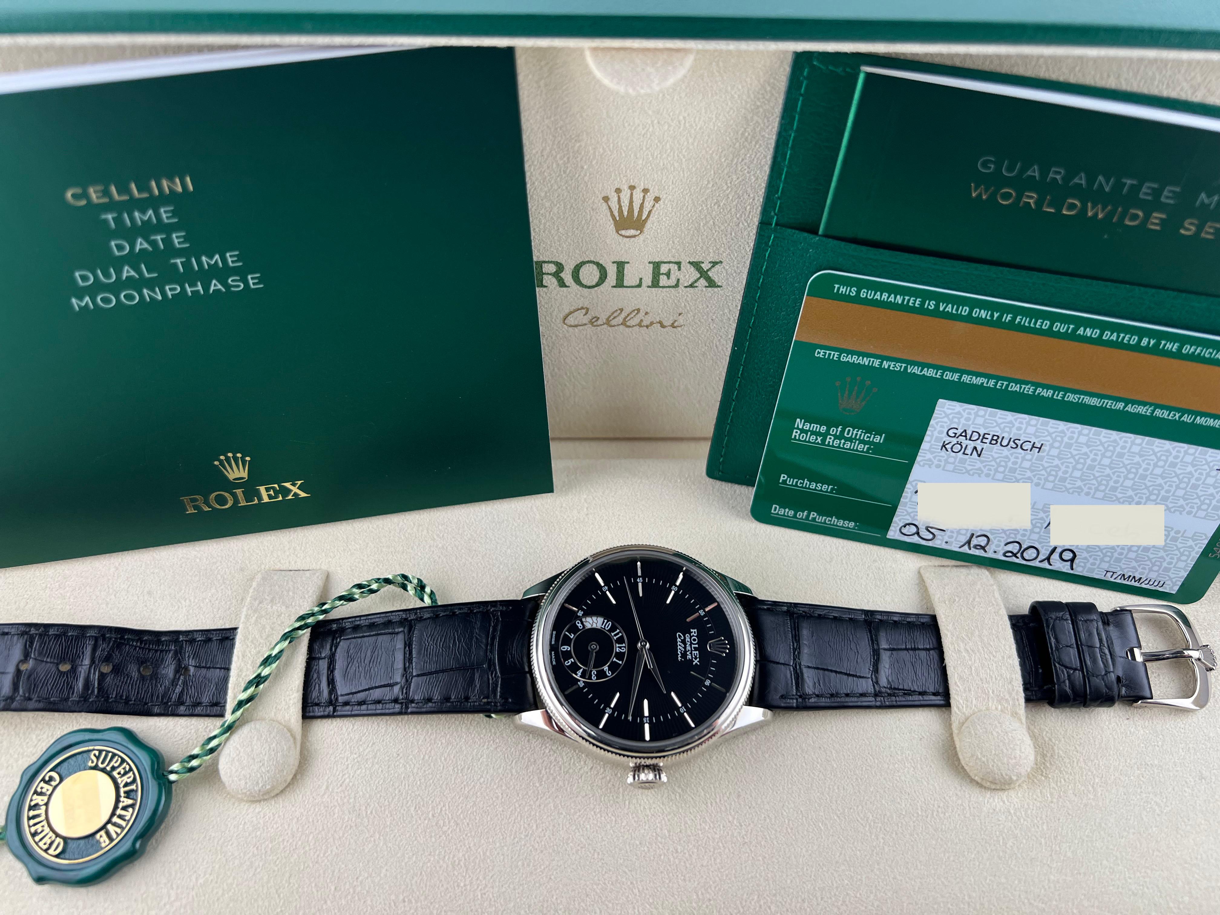 Número de estilo: 50529

De serie 7891Q***

Año: 2019

Model No: Rolex Cellini Dual Time

Material de la caja: Oro blanco de 18 quilates 

Correa: Piel negra

Bisel: Oro blanco de 18 quilates 

Esfera: Negra 

Cara: Cristal de zafiro 

Tamaño de la