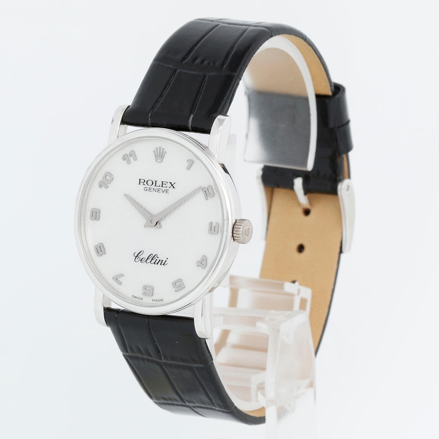 Rolex Cellini Classic 18k Weißgold Herrenuhr 5115/9 - Handaufzug. Gehäuse aus 18k Weißgold (32 mm Durchmesser). Perlmutt-Jubiläums-Zifferblatt . Armband mit Rolex-Schließe aus 18 Karat Weißgold. Pre-owned mit benutzerdefinierten Box.