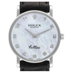 Rolex Montre Cellini classique en or blanc avec cadran en nacre pour hommes 5115