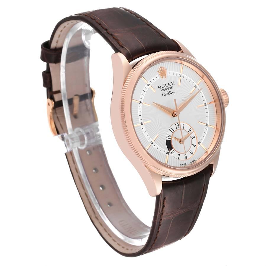 Rolex Cellini Dual Time Everose Roségold Automatik-Herrenuhr 50525 Box Card im Zustand „Hervorragend“ in Atlanta, GA