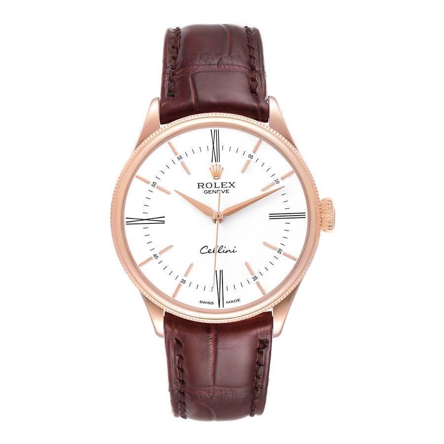 Rolex Cellini Time weißes Zifferblatt EveRose Gold Herrenuhr 50505 Box Karte. Automatisches Uhrwerk mit Selbstaufzug. Offiziell zertifizierter Schweizer Chronometer (COSC). Paramagnetische blaue Parachrom-Spirale. Bidirektionaler Automatikaufzug