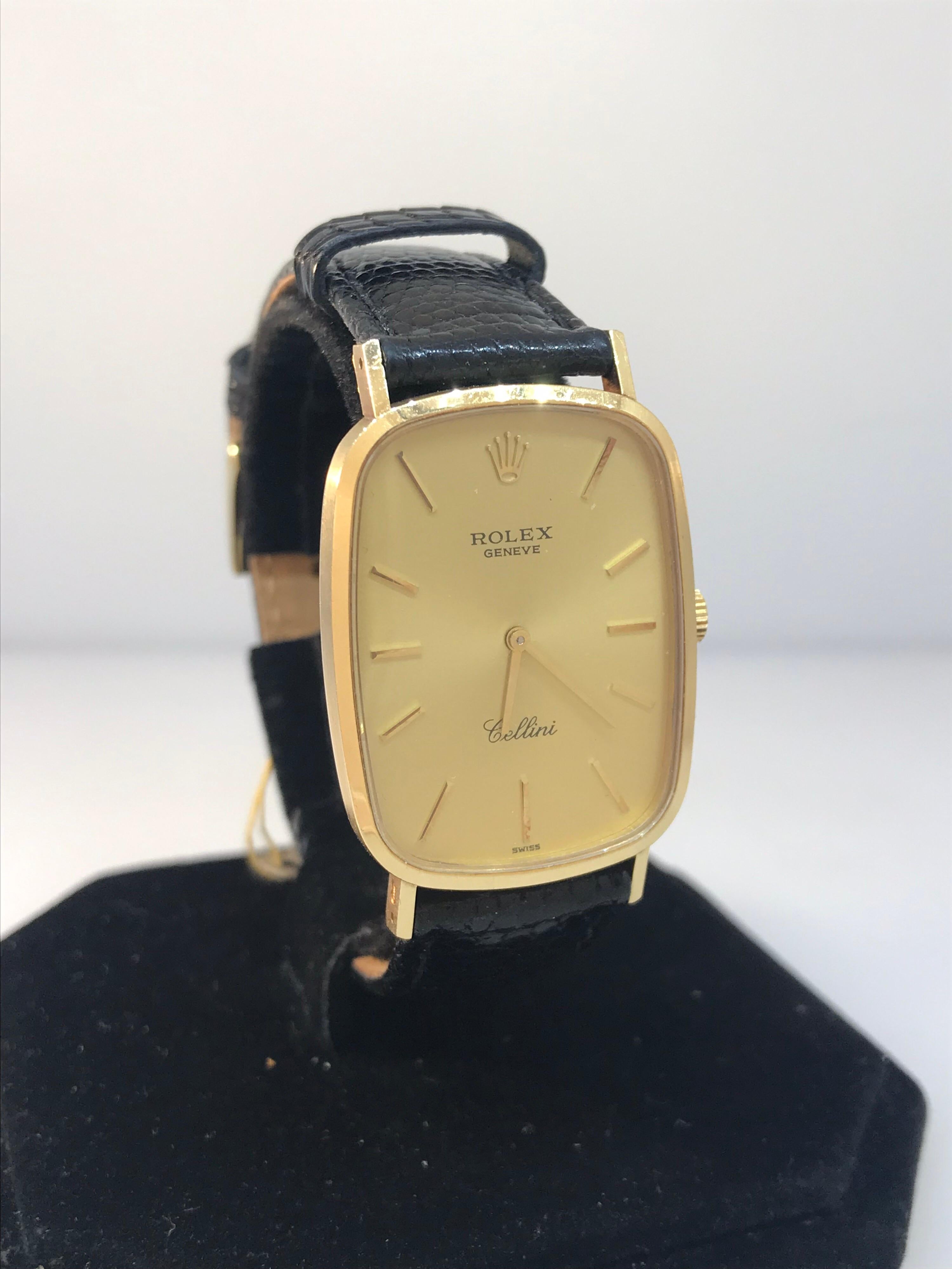 Rolex Cellini Vintage Men's Watch

Model Number: 4113

100% Authentic

Pre owned in very good condition

Comes with a generic watch box

18 Karat Yellow Gold Case

Gold Dial

Index Hour Markers

Case Dimensions: 34mm x 26mm

Black Alligator leather
