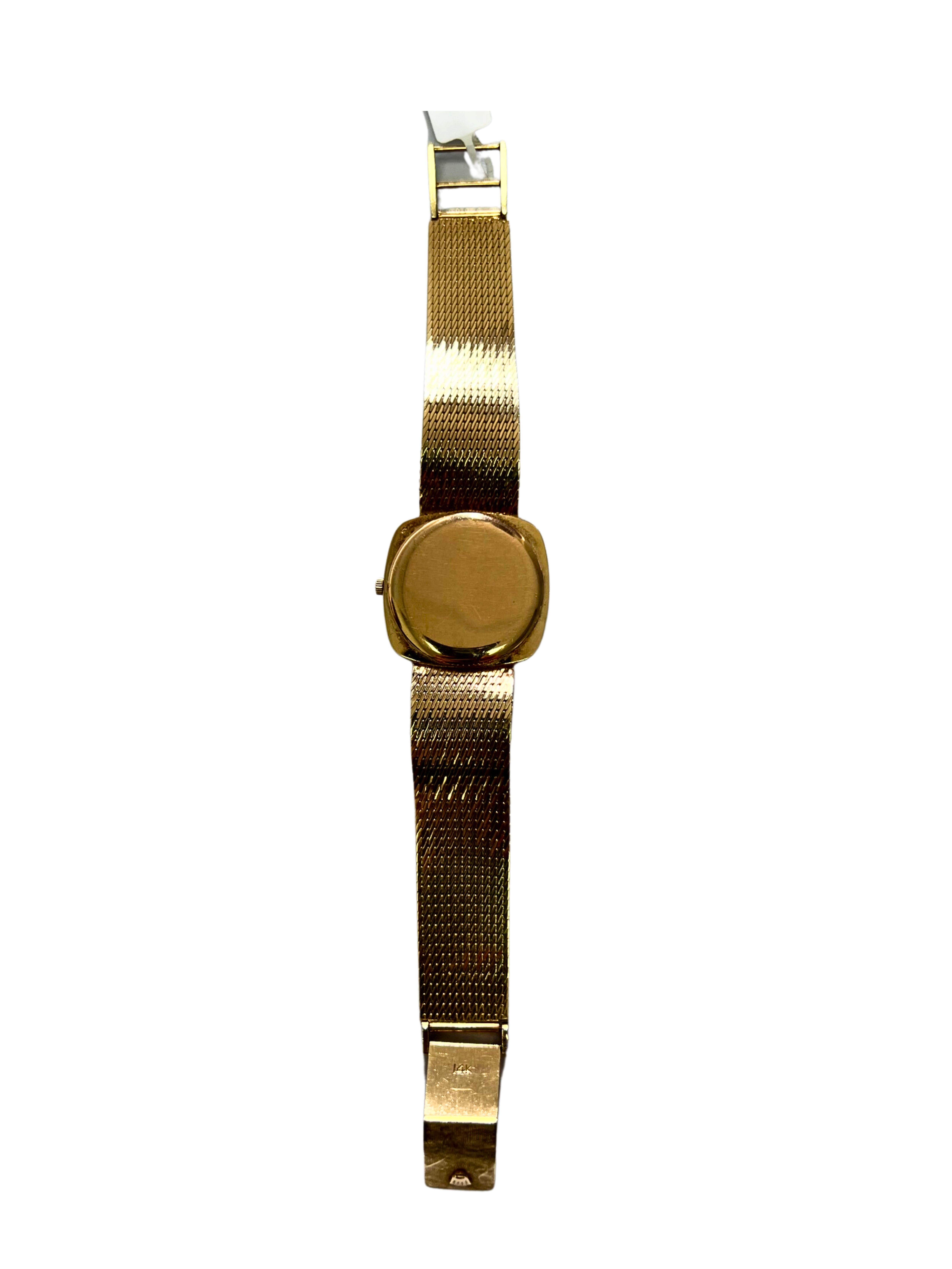 Rolex - Cellini Watch - 57 Grammes - 14k Gold - 7 inches length, 1970s origin, Cushion Shape Dial

La collection Rolex Cellini est un véritable concentré de raffinement. En raison de son élégance et de sa modernité, la Rolex Cellini devrait être