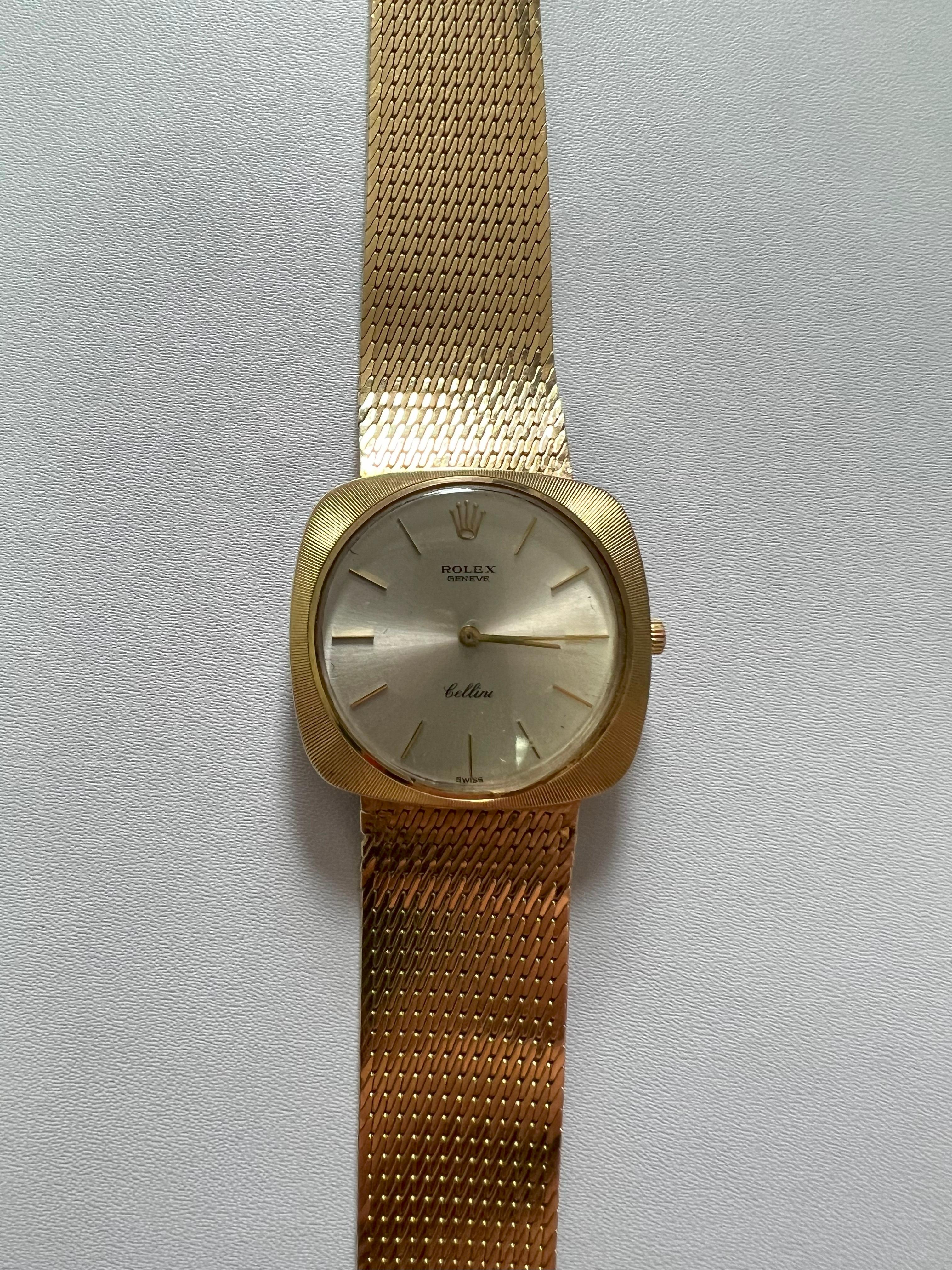 Modern Rolex Cellini White Round Cushion Dial 14 Karat Yellow Gold Vintage Watch  For Sale