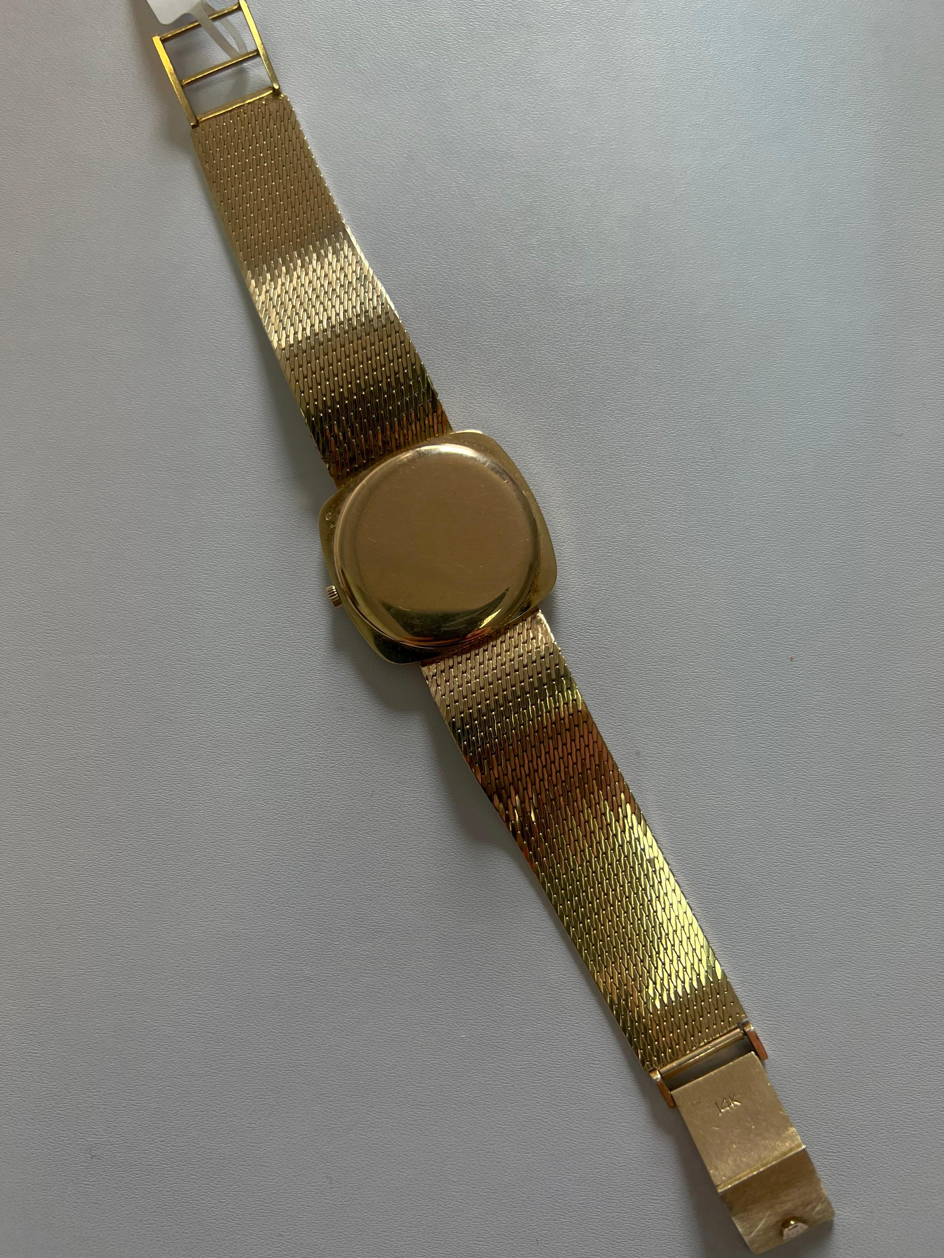 Women's or Men's Rolex Cellini White Round Cushion Dial 14 Karat Yellow Gold Vintage Watch  For Sale