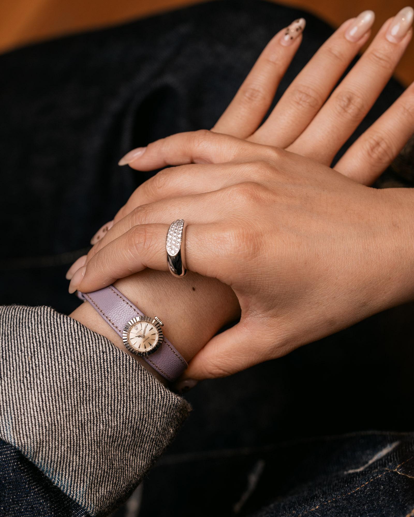 Rolex Chameleon Ref. 8788 - Präzision - 18k Weißgold - geriffelte Lünette - 1962
Angeboten von Classic Time Club
SKU 1830

Der Classic Time Club freut sich, Ihnen diese charmante und sehr sammelwürdige Rolex Chameleon Ref. 8788, produziert im Jahr