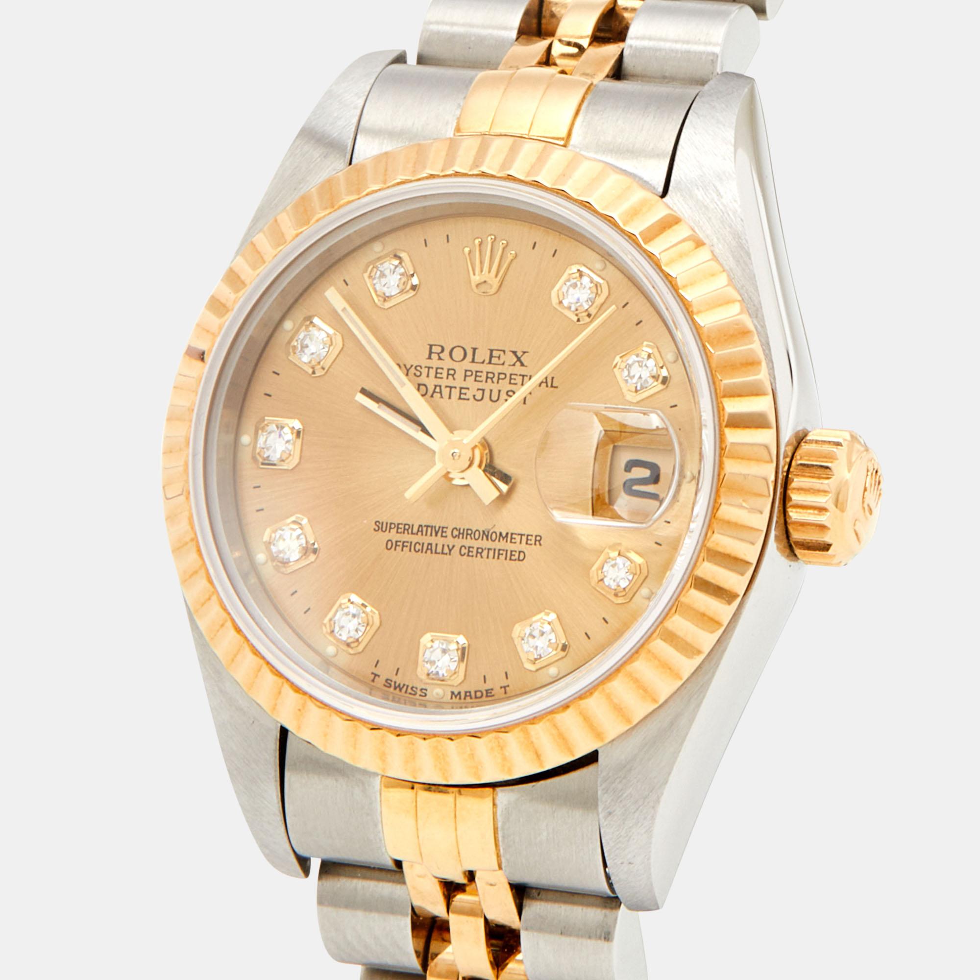 The Datejust is one of the most recognized and coveted watches from the house of Rolex. It has a distinct look and an irrefutable appeal. Crafted in stainless steel and 18k yellow gold, this Rolex Datejust 69173 wristwatch for women has the
