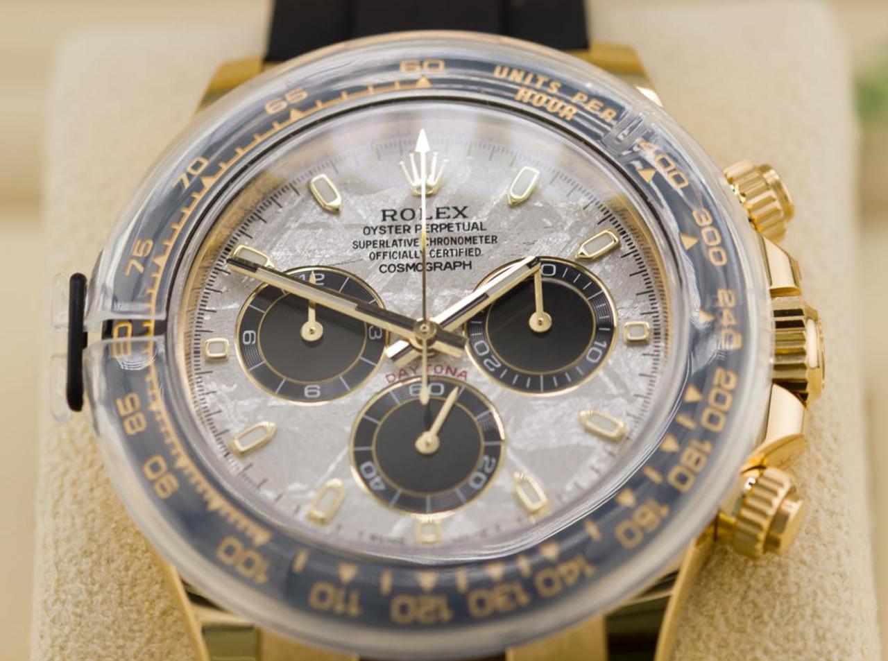 Modernist Rolex Cosmograph Daytona 40 Meteorite Dial Oysterflex Yellow Gold Watch 116518LN For Sale
