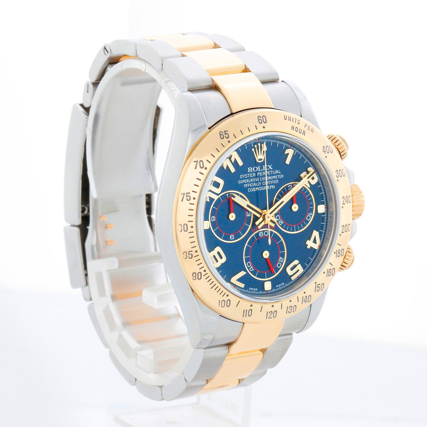 Rolex Cosmograph Daytona Herrenuhr aus Stahl und Gold 116523 - Automatischer Aufzug, Chronograph, 44 Juwelen, Saphirglas. Daytona. Edelstahlgehäuse mit 18-karätigem Gelbgoldring (40 mm Durchmesser). Blaues Rennsport-Zifferblatt. Oyster-Armband aus