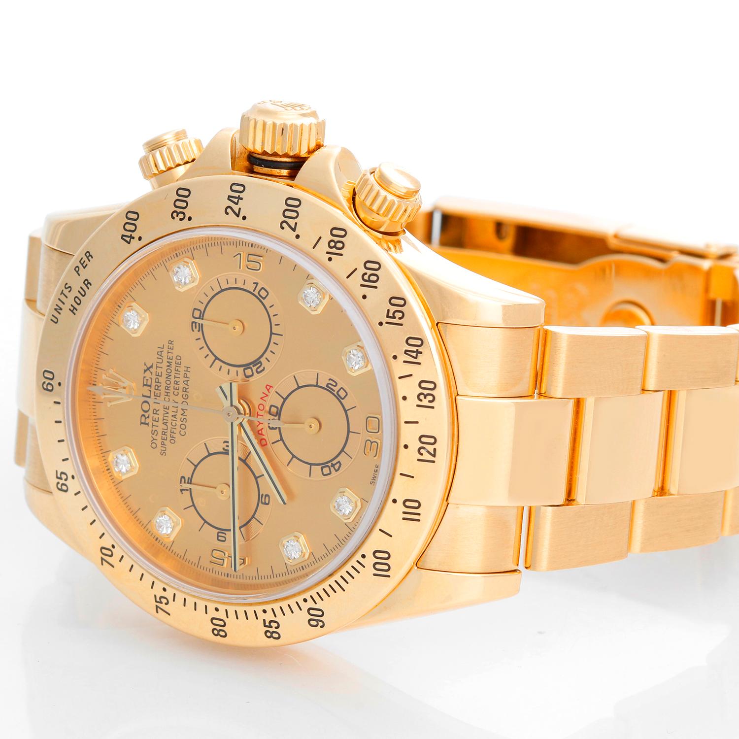 Rolex Cosmograph Daytona Men's Watch 116528 - Automatic winding, chronograph, 44 jewels, sapphire crystal. 18k yellow gold case and bezel  . Champagne dial with luminous-type markers and subdials. 18k yellow gold Oyster bracelet with flip-lock