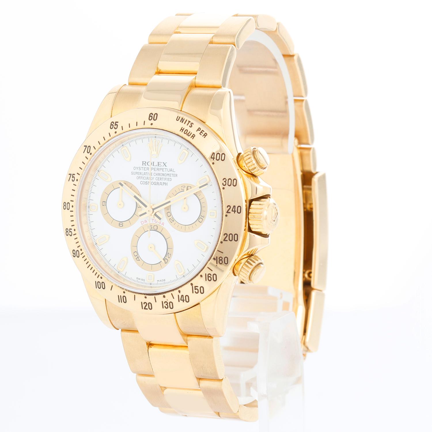Rolex Cosmograph Daytona Men's Watch White Dial  116528 - Automatic winding, chronograph, 44 jewels, sapphire crystal. 18k yellow gold case; inner bezel engraving  (40 mm ). White dial. 18k yellow gold Oyster bracelet with flip-lock clasp. Pre-owned