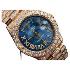 Rolex Montre jour-date personnalisée en diamants et perles bleues avec cadran romain en diamants 18038