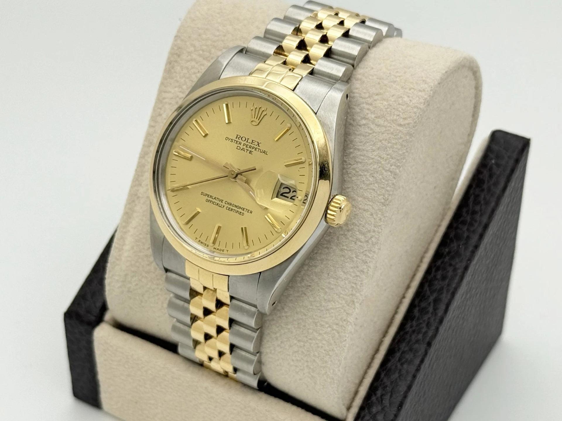 Numéro de style : 15003

Série : R76****

Année : 1988

Modèle : Rolex Date

Matériau du boîtier : Acier inoxydable

Bracelet : Jubilé en or jaune 18k et acier inoxydable

Lunette : or jaune 18k

Cadran : Champagne 

Cristal : cristal