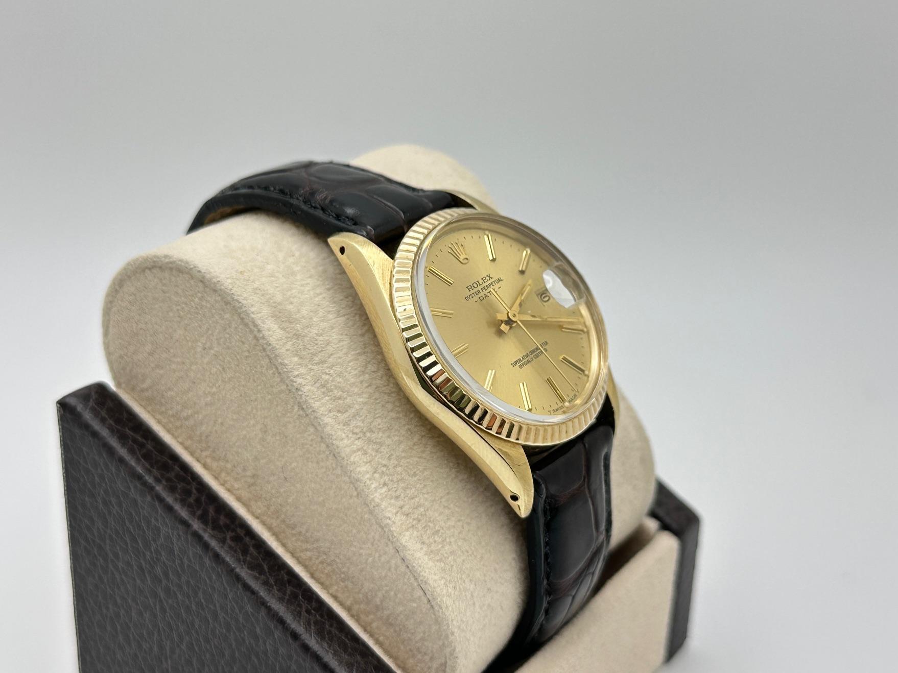 Uomo Rolex Date 15037 quadrante champagne cinturino in pelle in oro giallo 14 carati in vendita