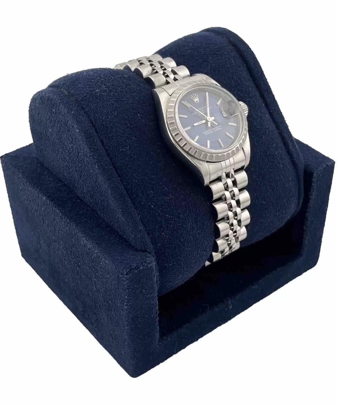Rolex Date Ladies Stainless Steel Watch Quickset Jubilee Band Blue Dial 69240 In Good Condition For Sale In Boca Raton, FL