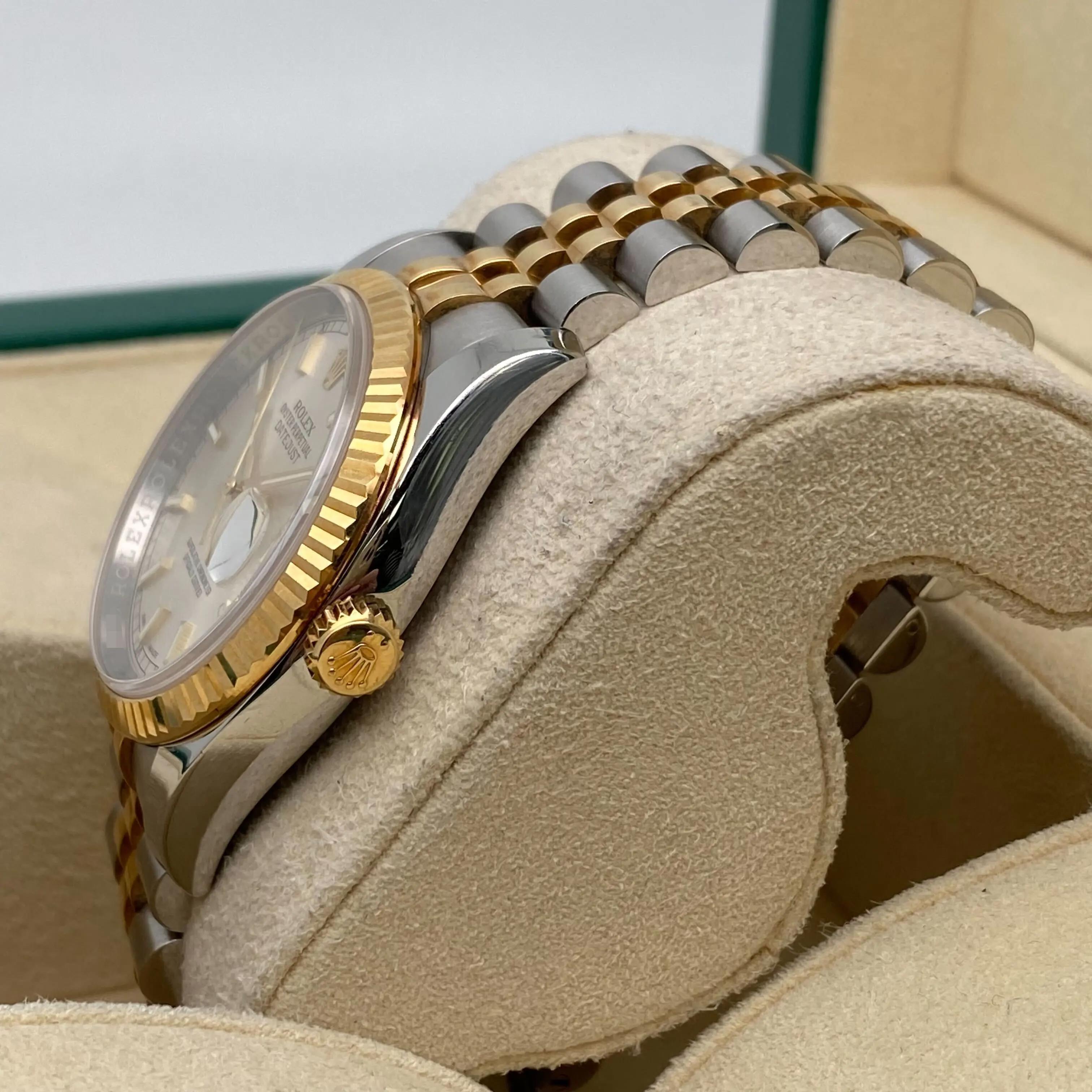 Rolex Datejust 116233 36mm Acciaio 18K Oro Giallo Quadrante Argento Orologio B & A. B. In condizioni ottime in vendita a New York, NY
