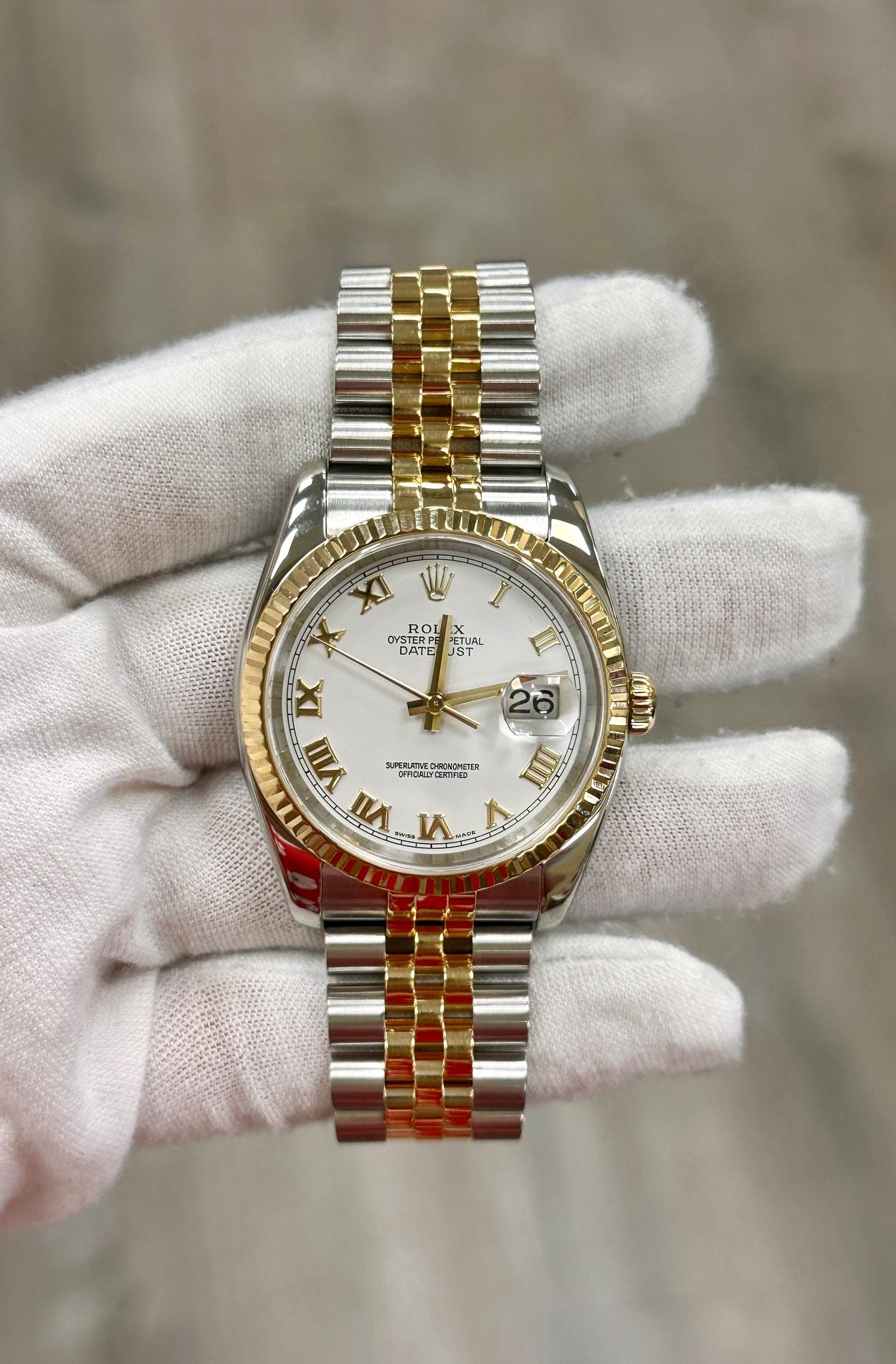Rolex Datejust 116233 36mm weißes römisches Zifferblatt 18K Gold Stahl Box Service-Karte im Zustand „Hervorragend“ im Angebot in San Diego, CA
