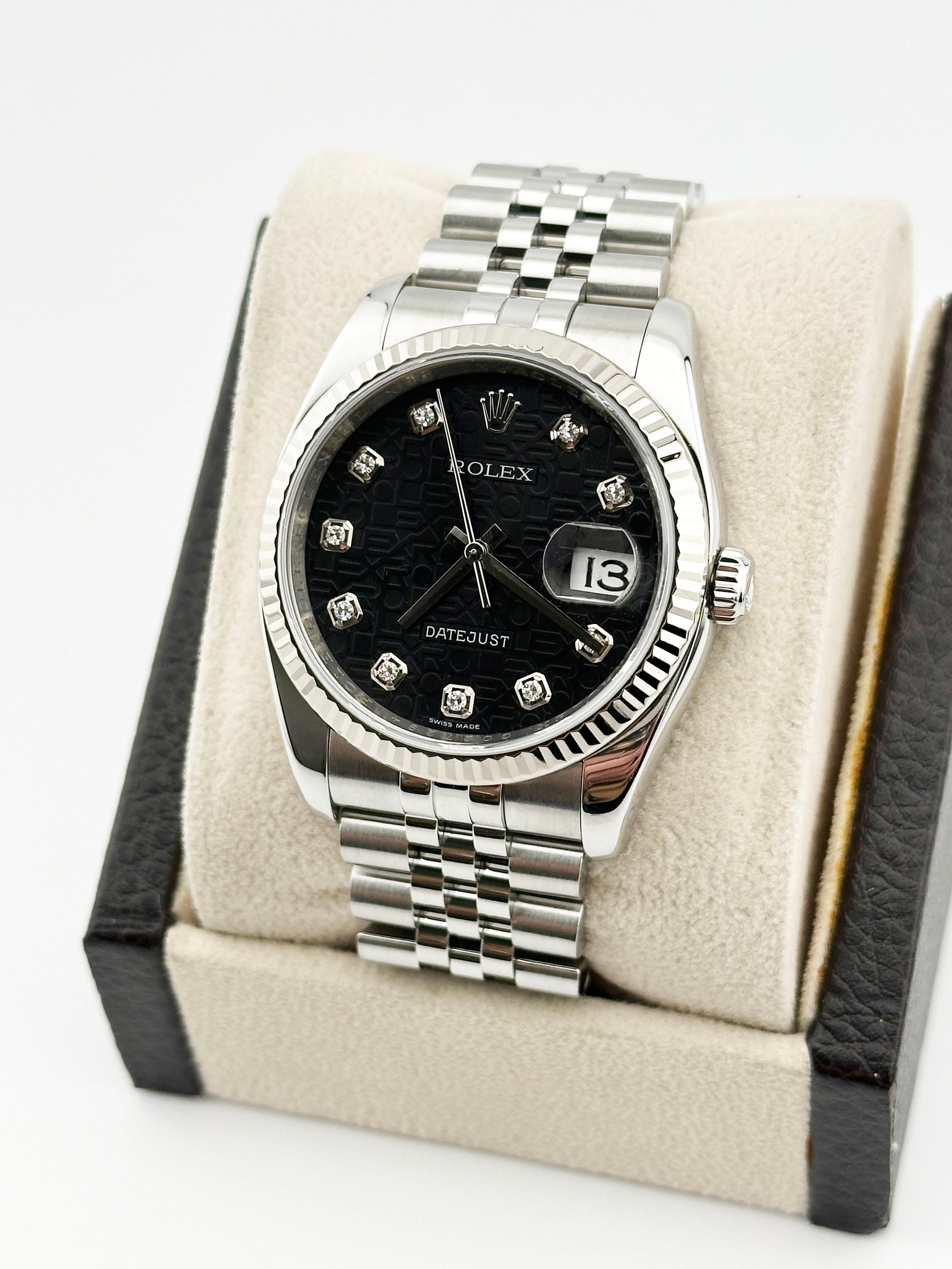 Style Number: 116234



Year: 2010

 

Model: Rolex Datejust 

 

Case Material: Stainless Steel 

 

Band: Stainless Steel 

  

Bezel: 18K White Gold Fluted Bezel 

  

Dial: Original Factory Black Jubilee Diamond Dial 

 

Face: Sapphire Crystal
