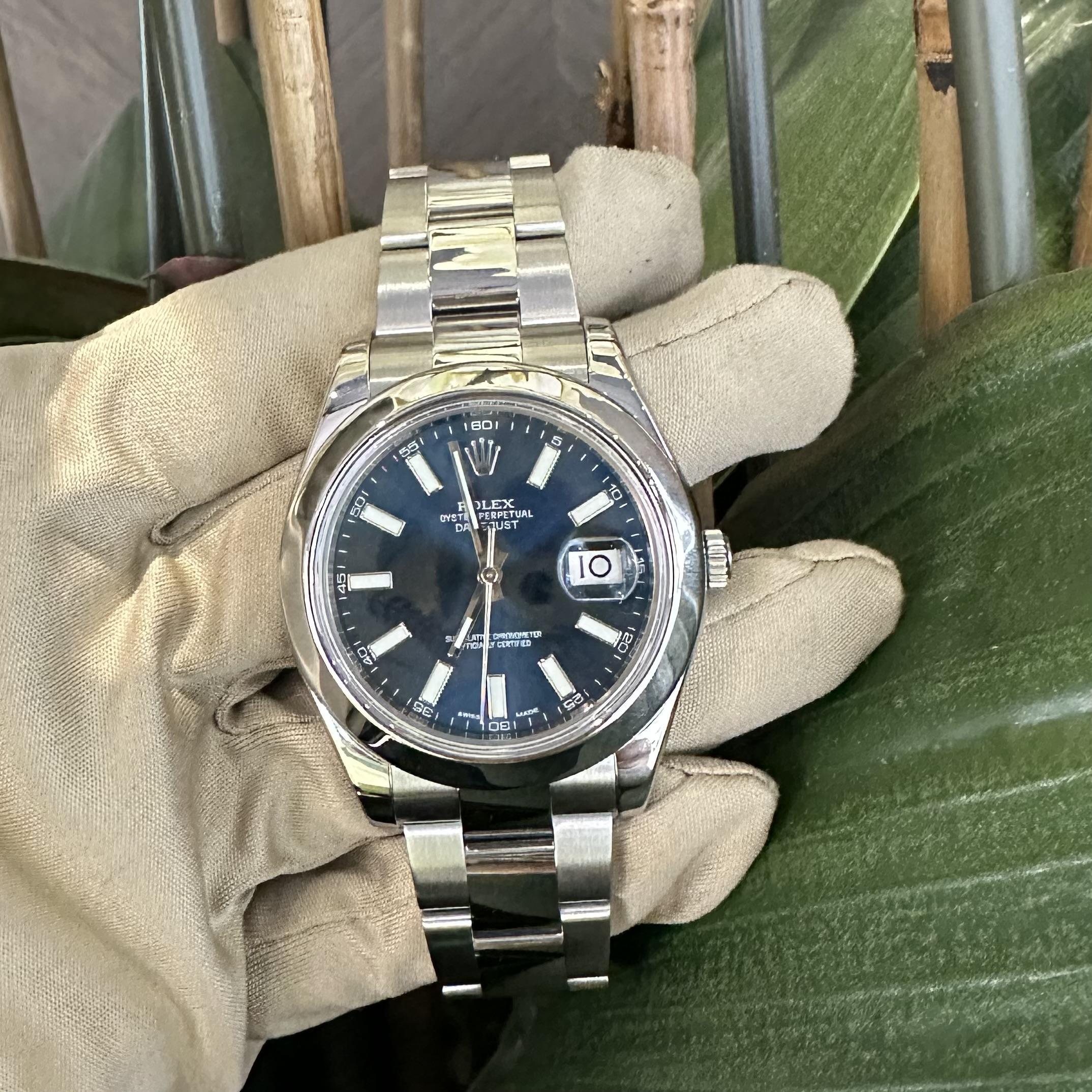 Brand: Rolex
Model Name: Datejust
Model Number: 116300
Movement: Mechanical Automatic
Case Size: 41 mm
Case Material: Stainless Steel
Bracelet: Oyster; Stainless Steel
Dial: Blue
Bezel: Smooth, Stainless Steel
Includes: 24 Months Brilliance Jewels