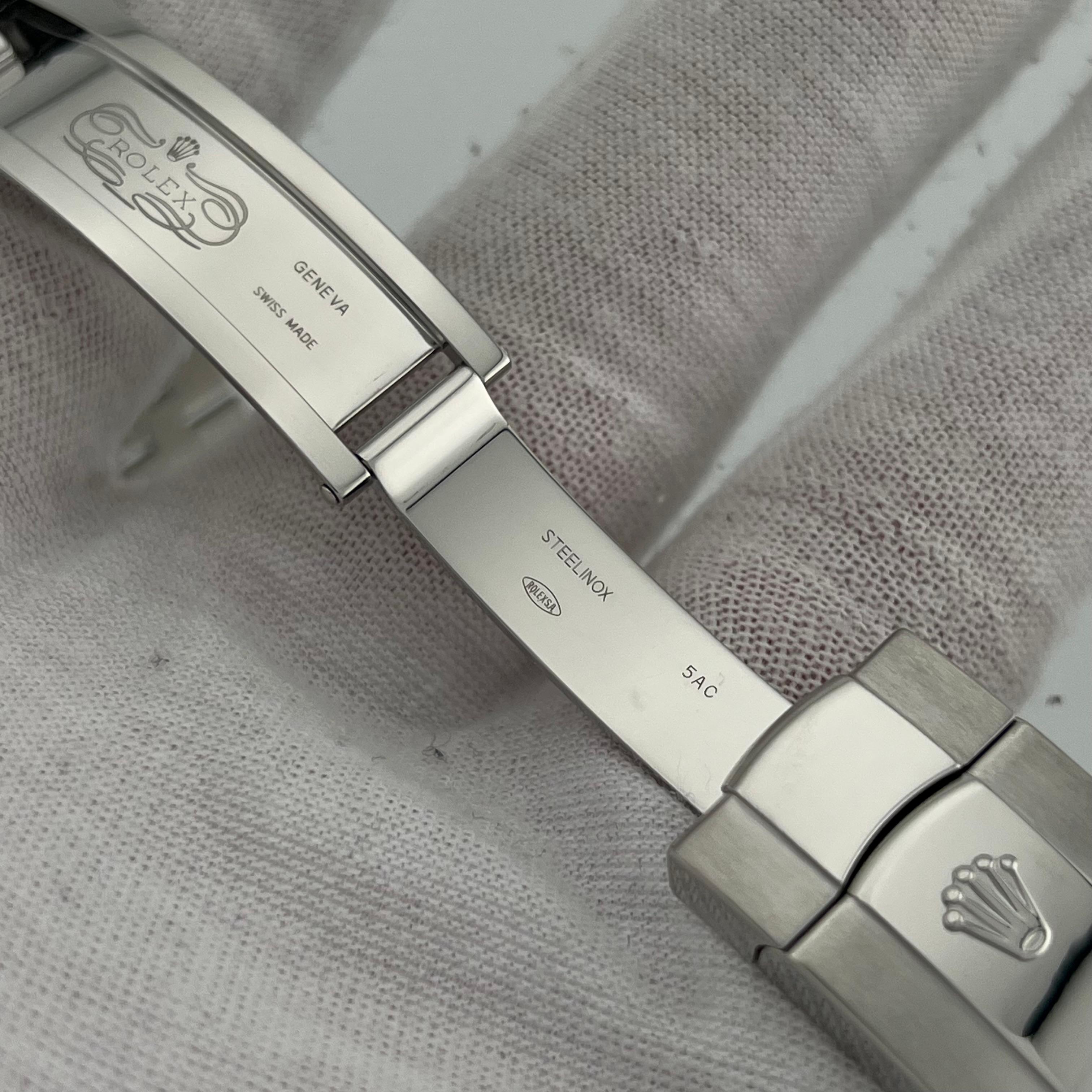 Rolex Datejust 126200 36mm Black Dial Stainless Steel Jubilee Box Paper 2020 For Sale 4