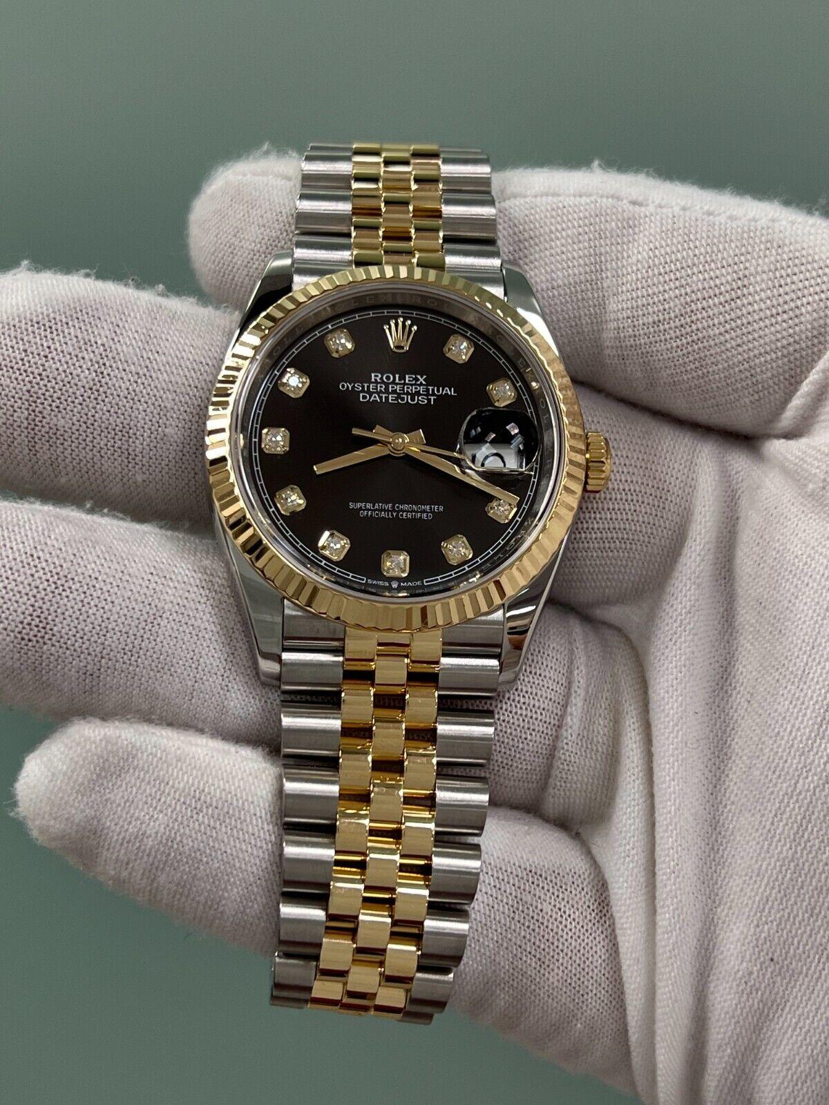 Rolex Datejust 126233 Esfera Diamante Negro Oro Amarillo 18K Caja Acero Papel en Excelente estado para la venta en San Diego, CA