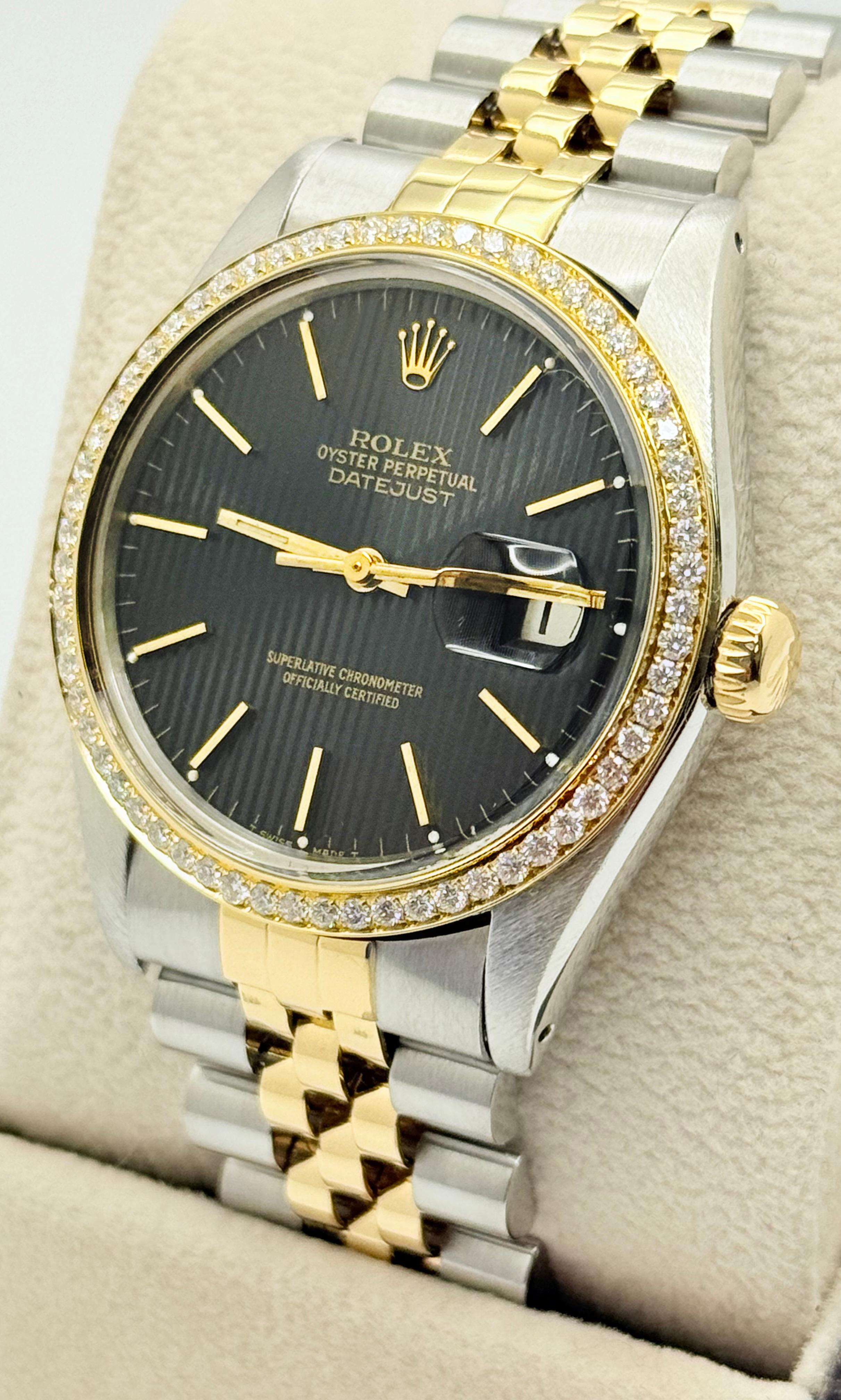 Numero di stile: 16003



Seriale: 522****



Anno: 1978

 

Model: Rolex Datejust

 

Materiale della cassa: Acciaio inossidabile

 

Fascia: Fascia giubilare in oro giallo 18 carati e acciaio inossidabile 

 

Lunetta: lunetta personalizzata con