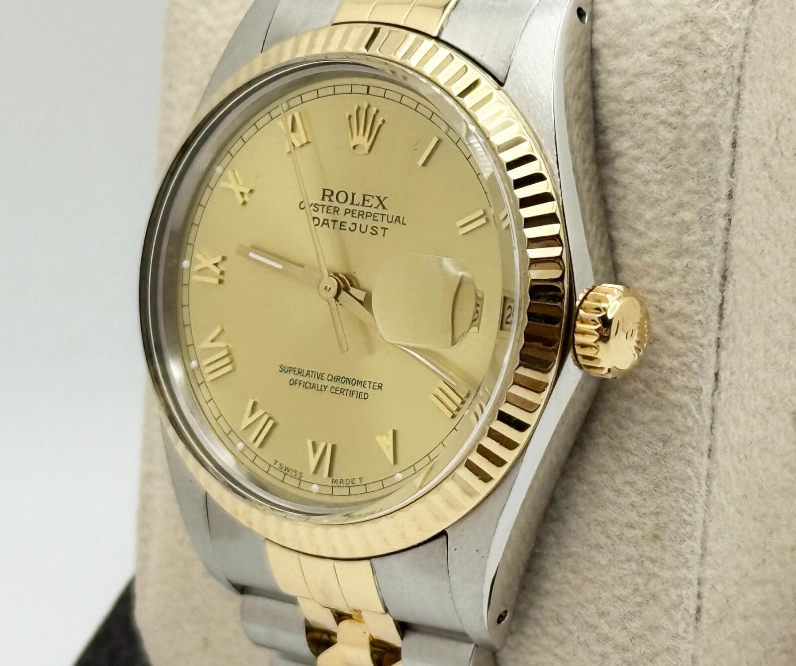 Numéro de style : 16013

Série : R35****

Année : 1988
 
Modèle : Rolex Datejust
 
Matériau du boîtier : Acier inoxydable
 
Bracelet : Jubilé en or jaune 18K et acier inoxydable
  
Lunette : or jaune 18K cannelé
  
Cadran : cadran romain champagne
