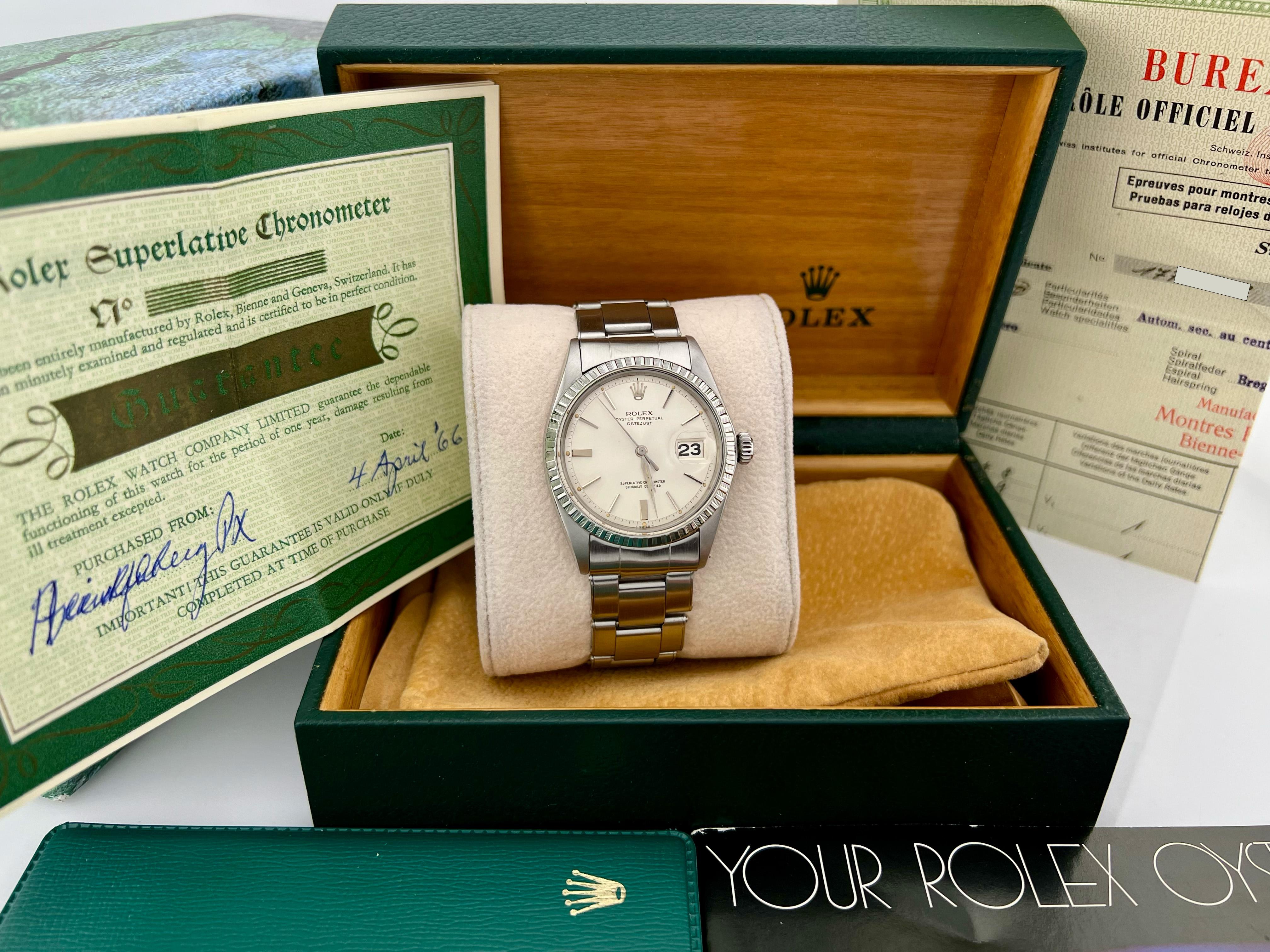 Numero di stile: 1603



Seriale: 124****



Anno: 1966

 

Model: Rolex Datejust 

 

Materiale della cassa: Acciaio inossidabile 

 

Fascia: Acciaio inossidabile

  

Lunetta: Acciaio inossidabile 

  

Quadrante: argento

 

Cristallo: