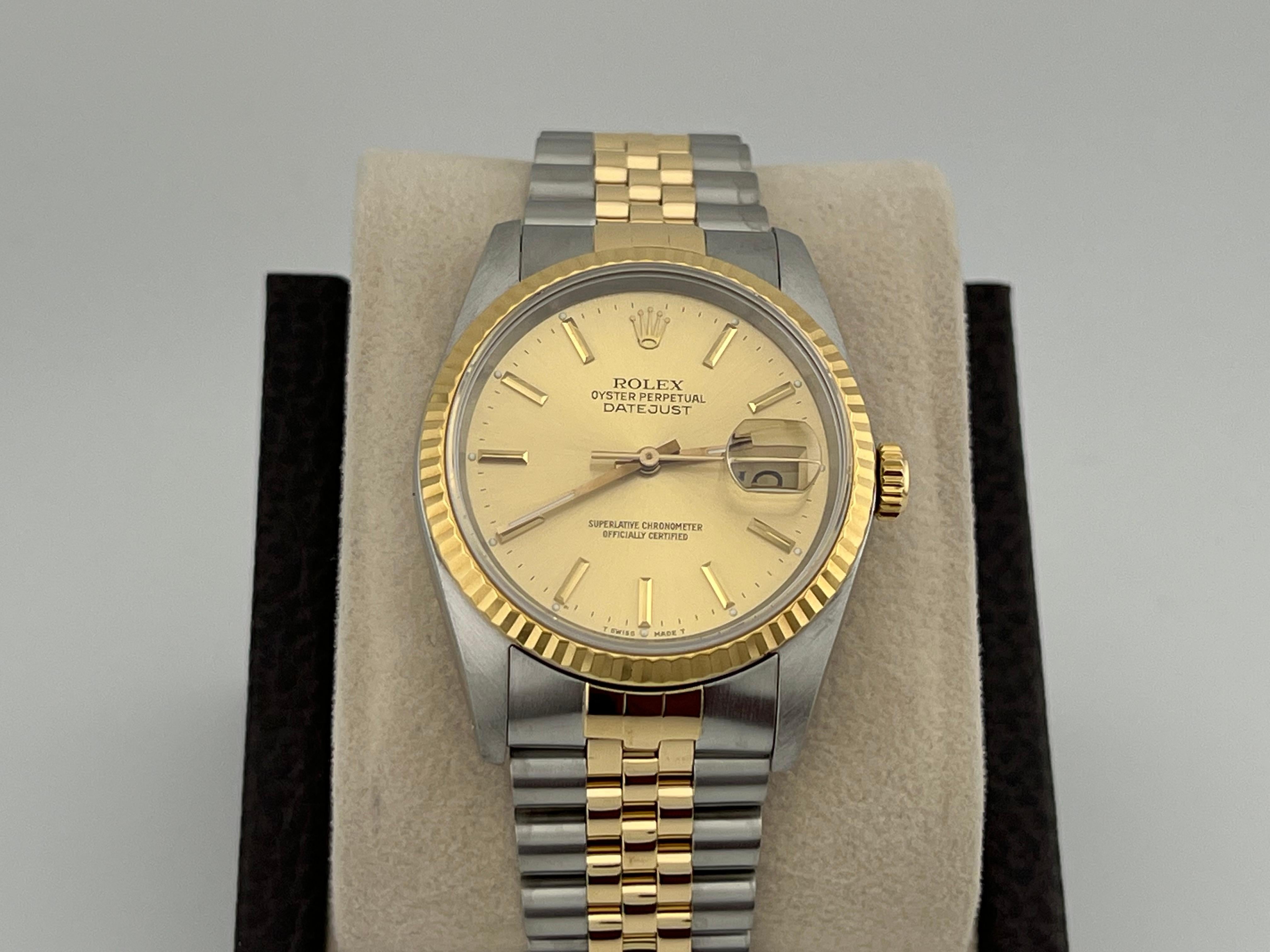 Número de estilo: 16233



De serie: L88****



Año: 1989

 

Model No: Rolex Datejust 

 

Material de la caja: Acero inoxidable 

 

Pulsera: Jubileo de oro amarillo de 18 quilates y acero inoxidable  



Bisel: Acanalado de oro amarillo de 18
