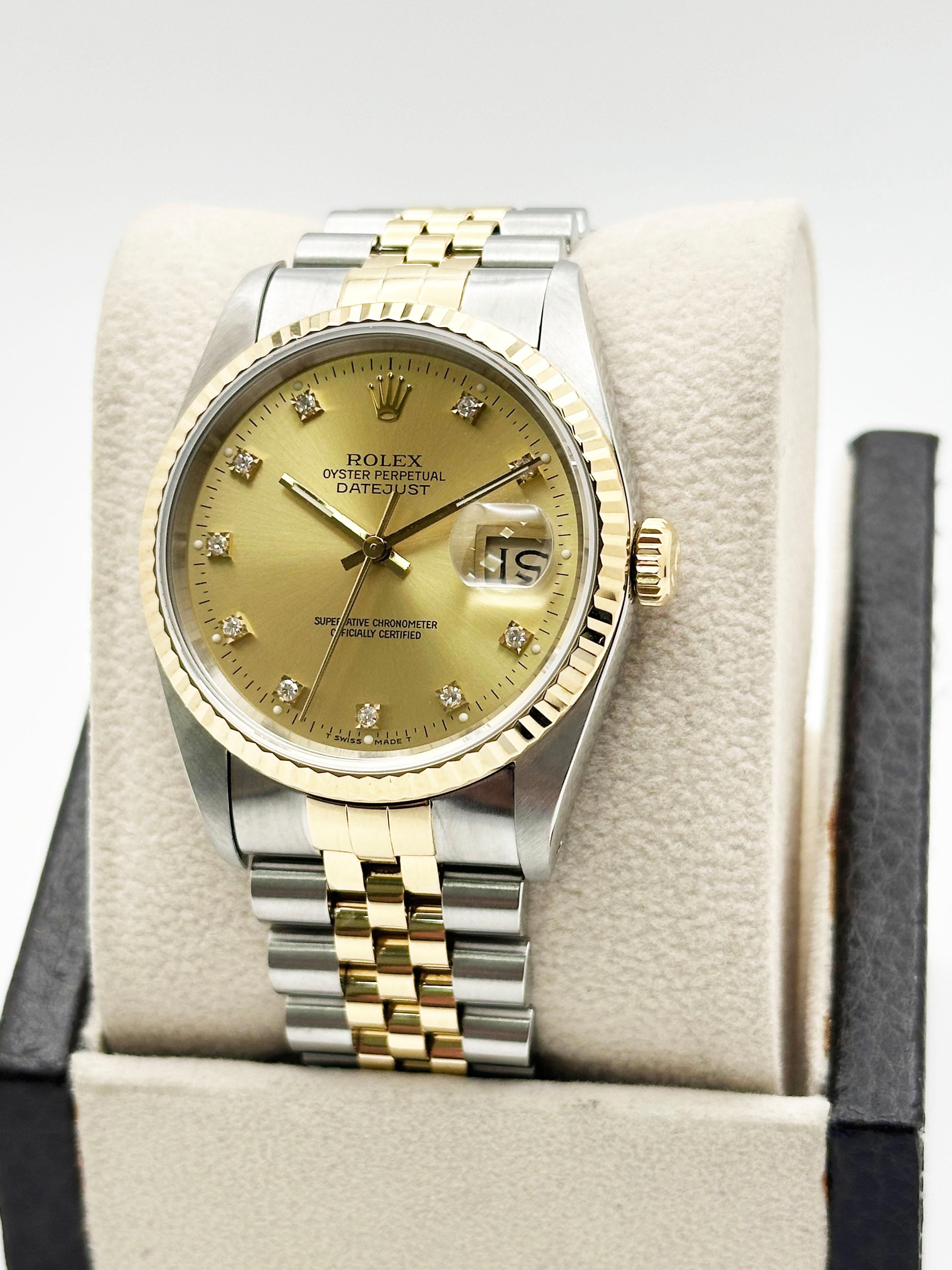 Número de estilo: 16233

De serie: E213***

Año: 1990
 
Model No: Rolex Datejust 
 
Material de la caja: Acero inoxidable 
 
Anillo: Anillo jubilar de oro amarillo de 18 quilates y acero inoxidable
  
Bisel: Bisel estriado de oro amarillo de 18