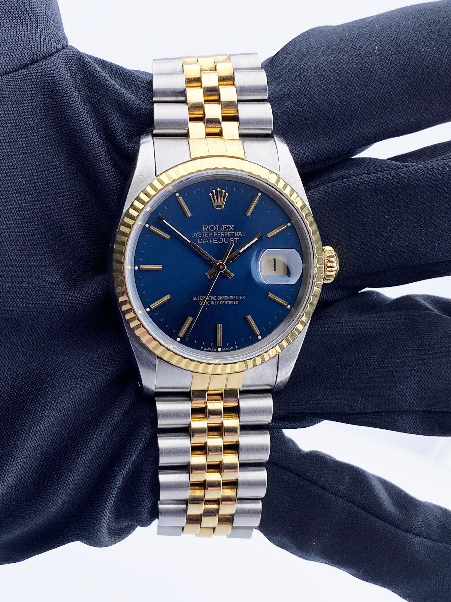 Rolex Datejust 16233 Blue Dial Mens Watch Box & Papers In Excellent Condition In Great Neck, NY
