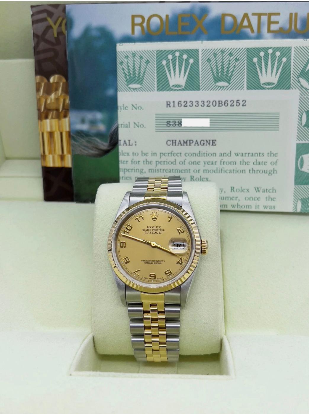 Stil Nummer: 16233

Seriennummer: 8382***

Jahr: 1994

Modell: Rolex Datejust

MATERIAL des Gehäuses: Rostfreier Stahl

Band: 18K Gelbgold & Edelstahl

Lünette: 18K Gelbgold

Zifferblatt: Champagner Arabische Ziffern

Gesicht: