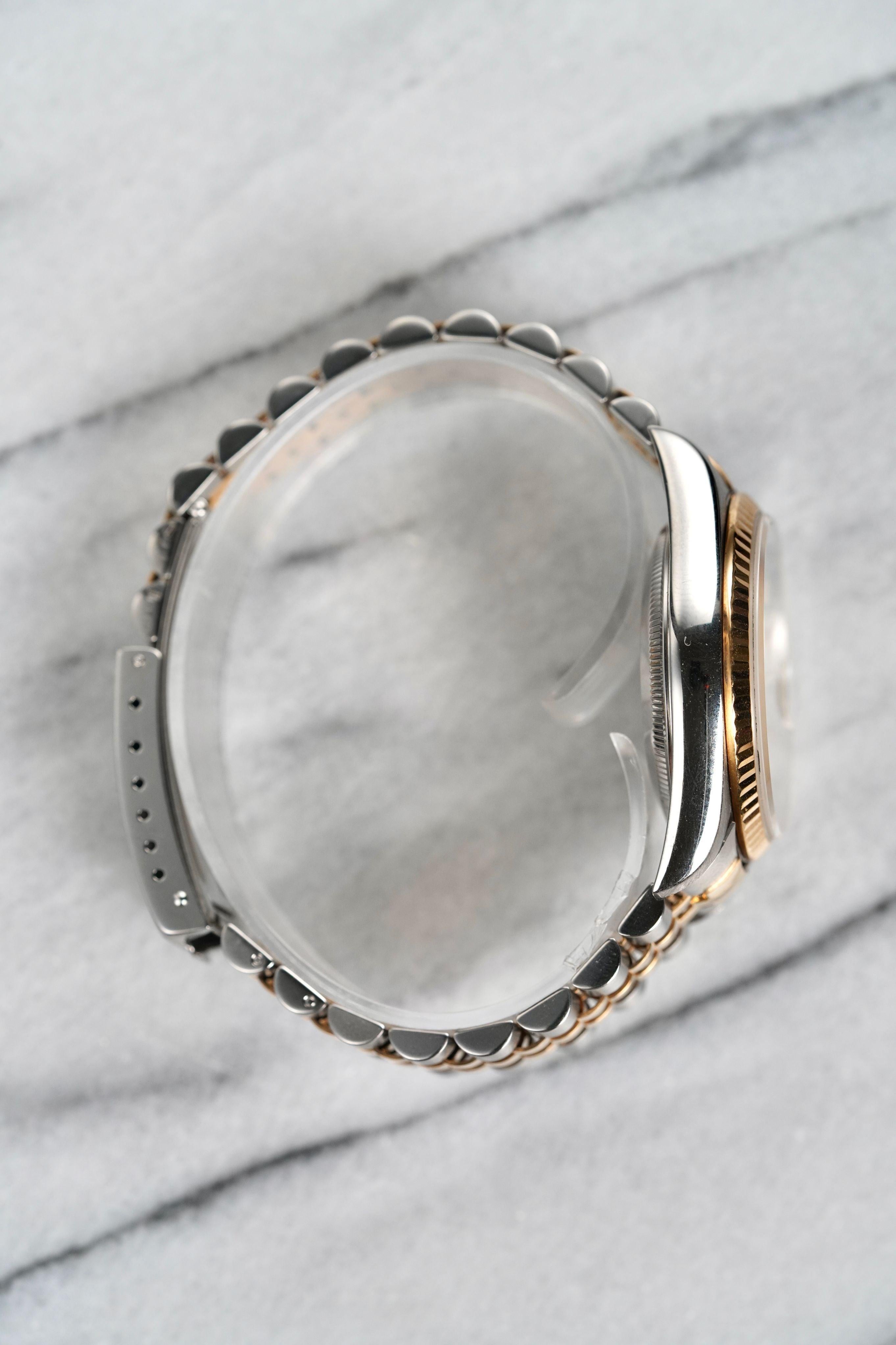 Rolex Datejust 16233 Champagner Zifferblatt Uhr in 18K Gelbgold & Stahl, 1990er Jahre im Zustand „Gut“ im Angebot in New York, NY