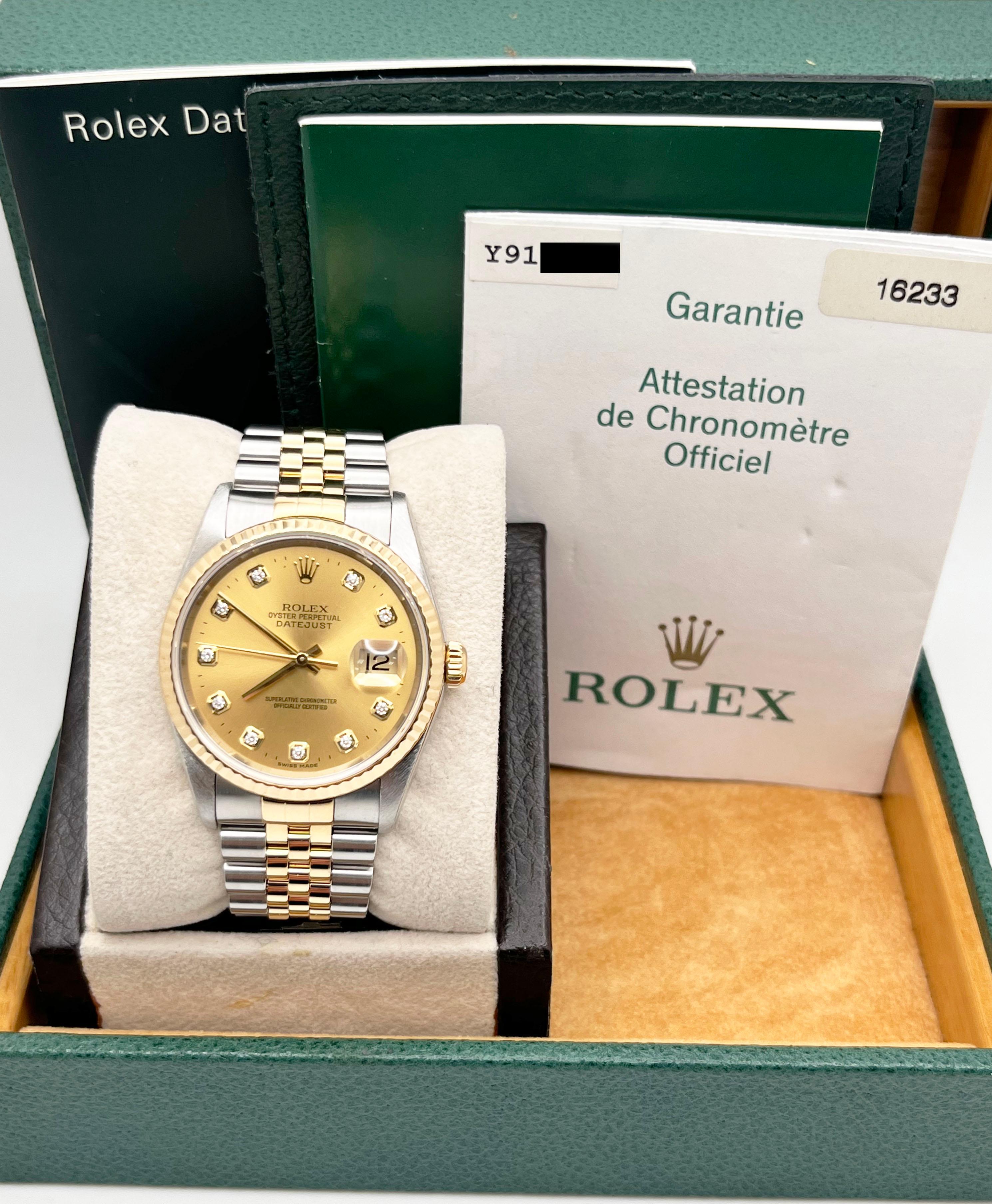 Stil Nummer: 16233

Seriennummer: Y918***

Jahr: 2004

Modell: Datejust

MATERIAL des Gehäuses: Rostfreier Stahl

Band: 18K Gelbgold & Edelstahl

Lünette: 18K Gelbgold

Zifferblatt: Original Champagner-Diamant-Zifferblatt

Gesicht: