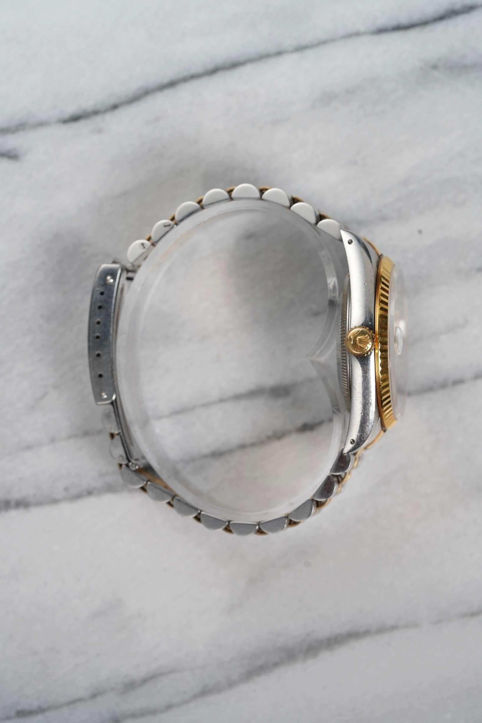 Rolex Datejust 16233G Diamond Dial Watch in Stainless Steel & Yellow Gold, 1990s In Good Condition For Sale In New York, NY
