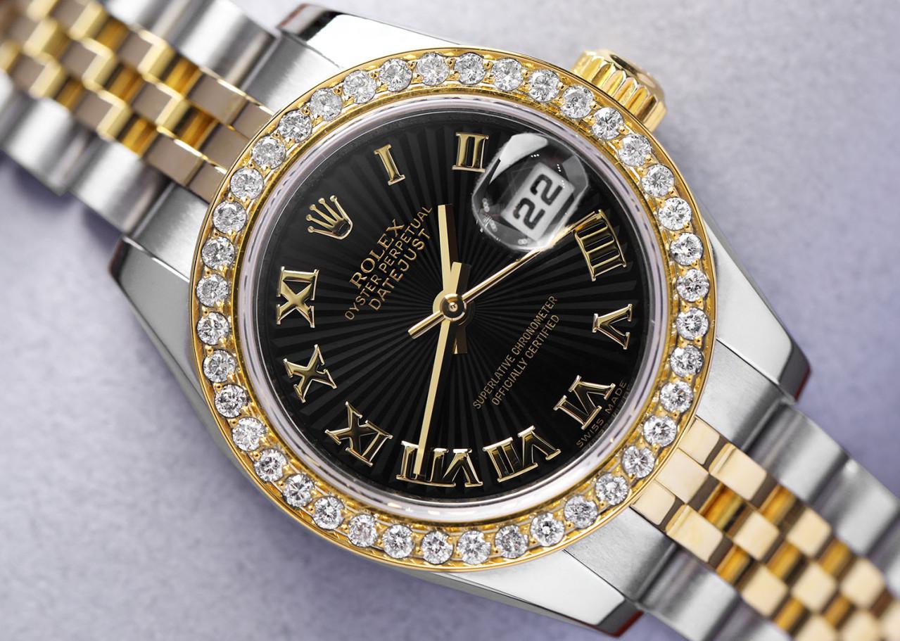 Rolex Montre Datejust 179173 26mm en acier et or jaune avec cadran noir Sundust d'usine Pour femmes en vente