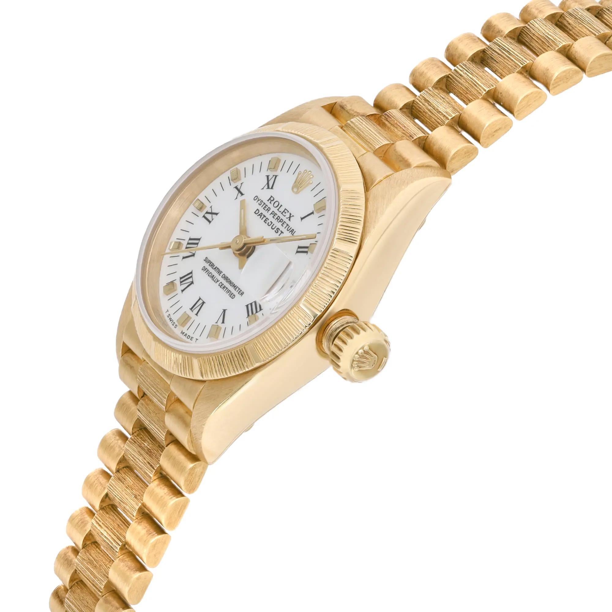 Rolex Datejust Bisel y brazalete de oro de 18 quilates Esfera blanca Reloj de señora 69278 1
