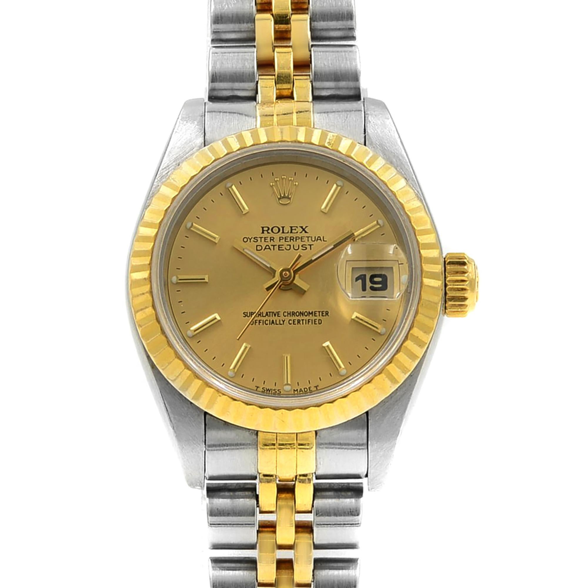 This pre-owned Rolex Datejust  69173  is a beautiful women's timepiece that is powered by an automatic movement which is cased in a stainless steel case. It has a round shape face, date dial, and has hand sticks style markers. It is completed with a