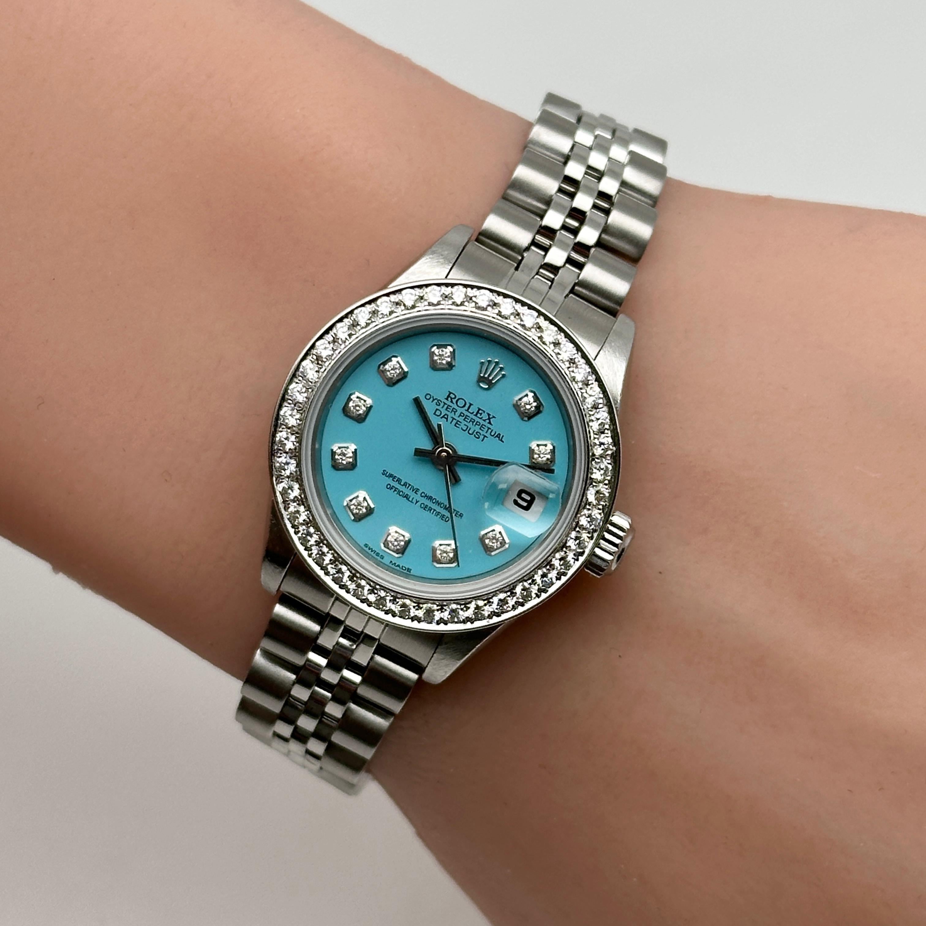 Rolex Montre Datejust 26 mm en acier personnalisée avec cadran et lunette en diamants turquoises pour femmes 69174 en vente 1