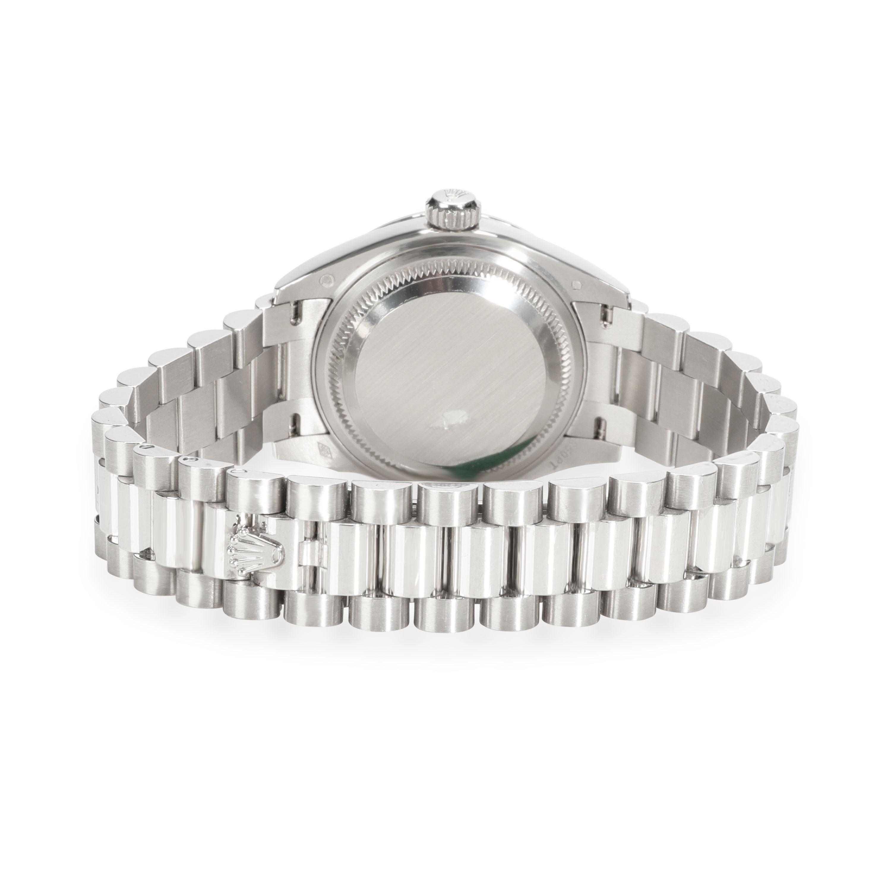 Rolex Datejust 279136RBR Damenuhr in Platin SKU: 110258 PRIMÄRE DETAILS Marke: Rolex Modell: Datejust Herkunftsland: Schweiz Uhrwerk Typ: Mechanisch: Automatik/Kinetik Herstellungsjahr: 2019 Herstellungsjahr: 2010-2019 Zustand: Verkaufspreis 57.650