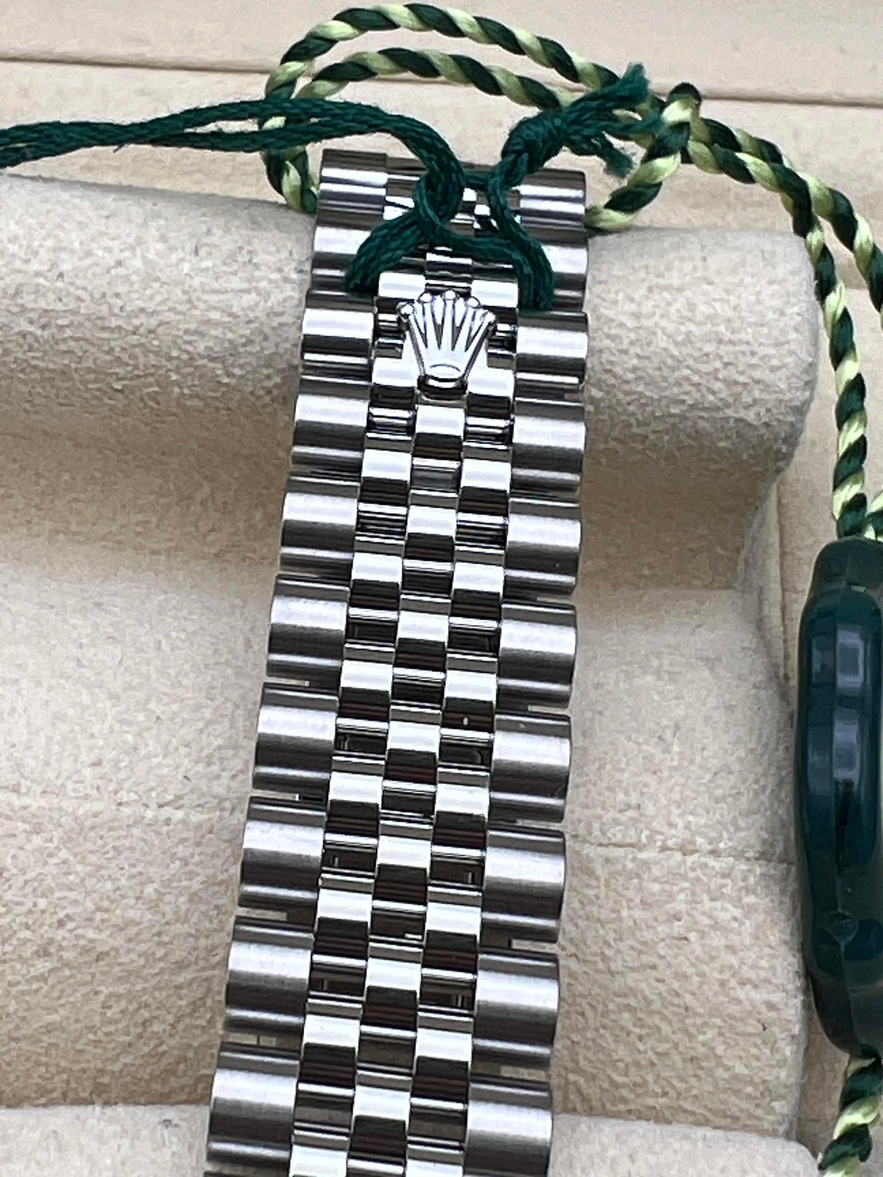 Rolex Datejust 31 Midsize 278274 18K cannelé à motif floral bleu et diamant Jubilee BP en vente 6