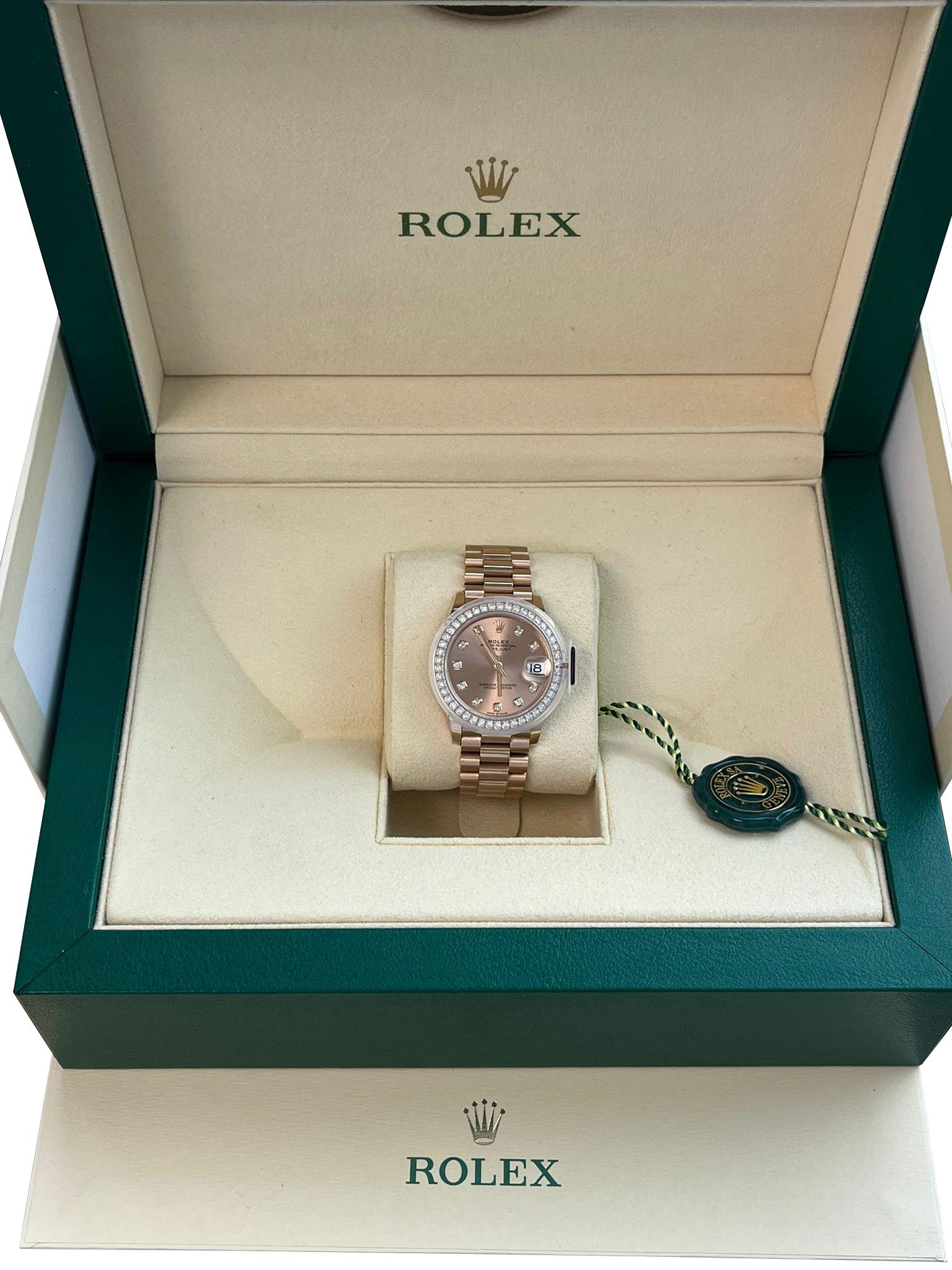 This Oyster Perpetual Datejust 31 in 18 kt Everose gold features a rosé colour, diamond-set dial, and a President bracelet. This dial features diamonds in 18 kt gold settings. The sunray finish creates delicate light reflections on many dials in the